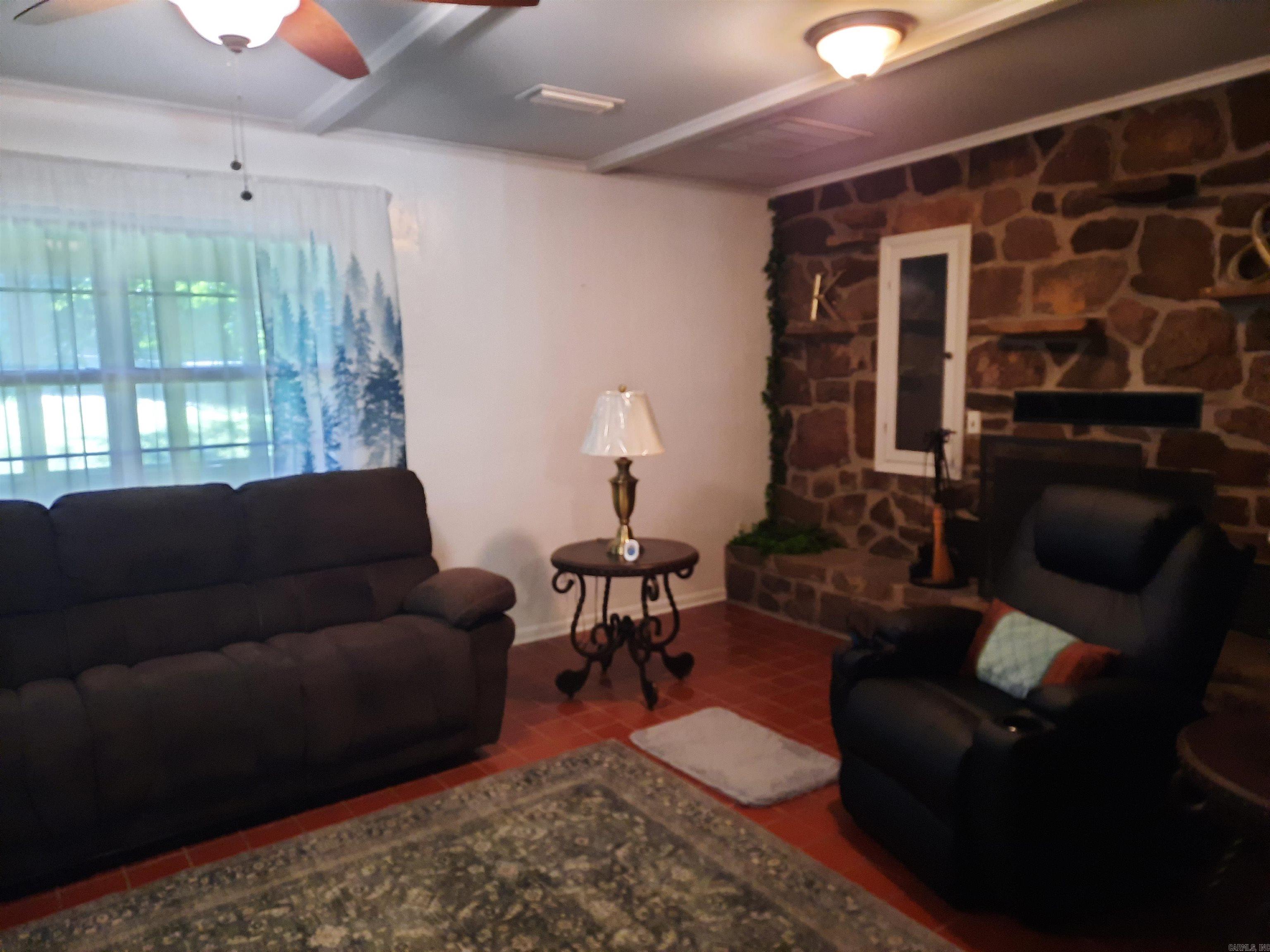 1162 Cove  Mountain View, AR