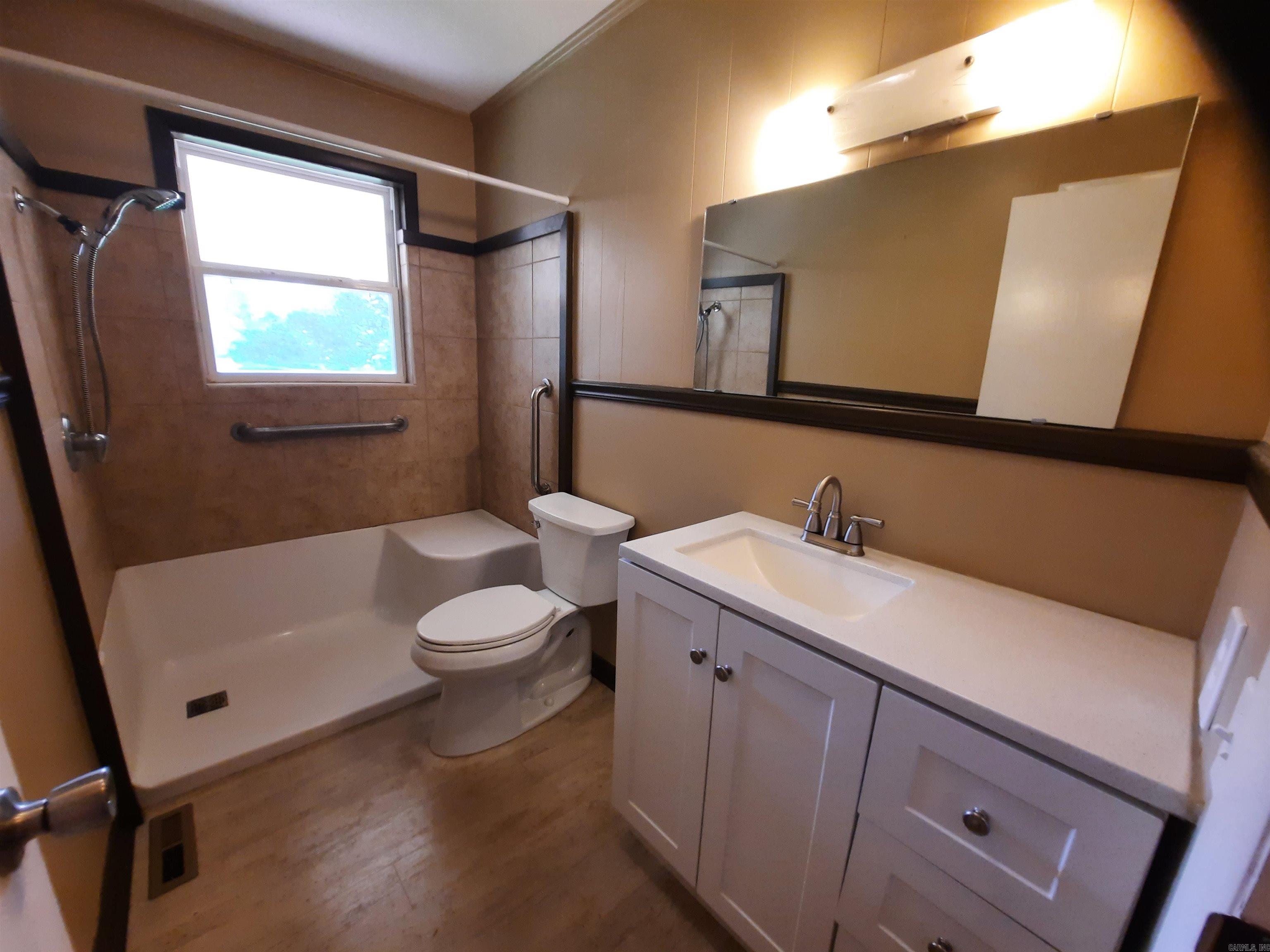 1162 Cove  Mountain View, AR