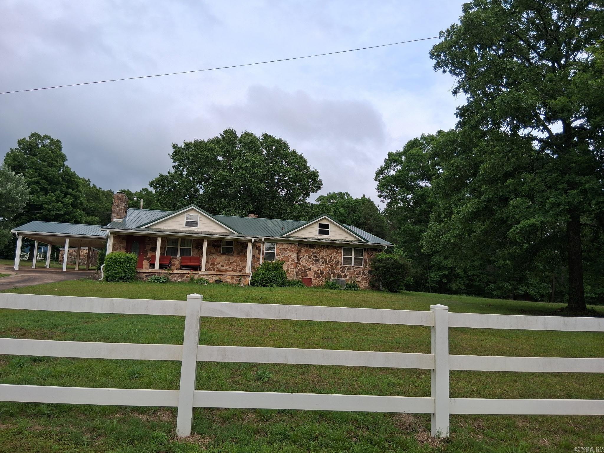 1162 Cove  Mountain View, AR