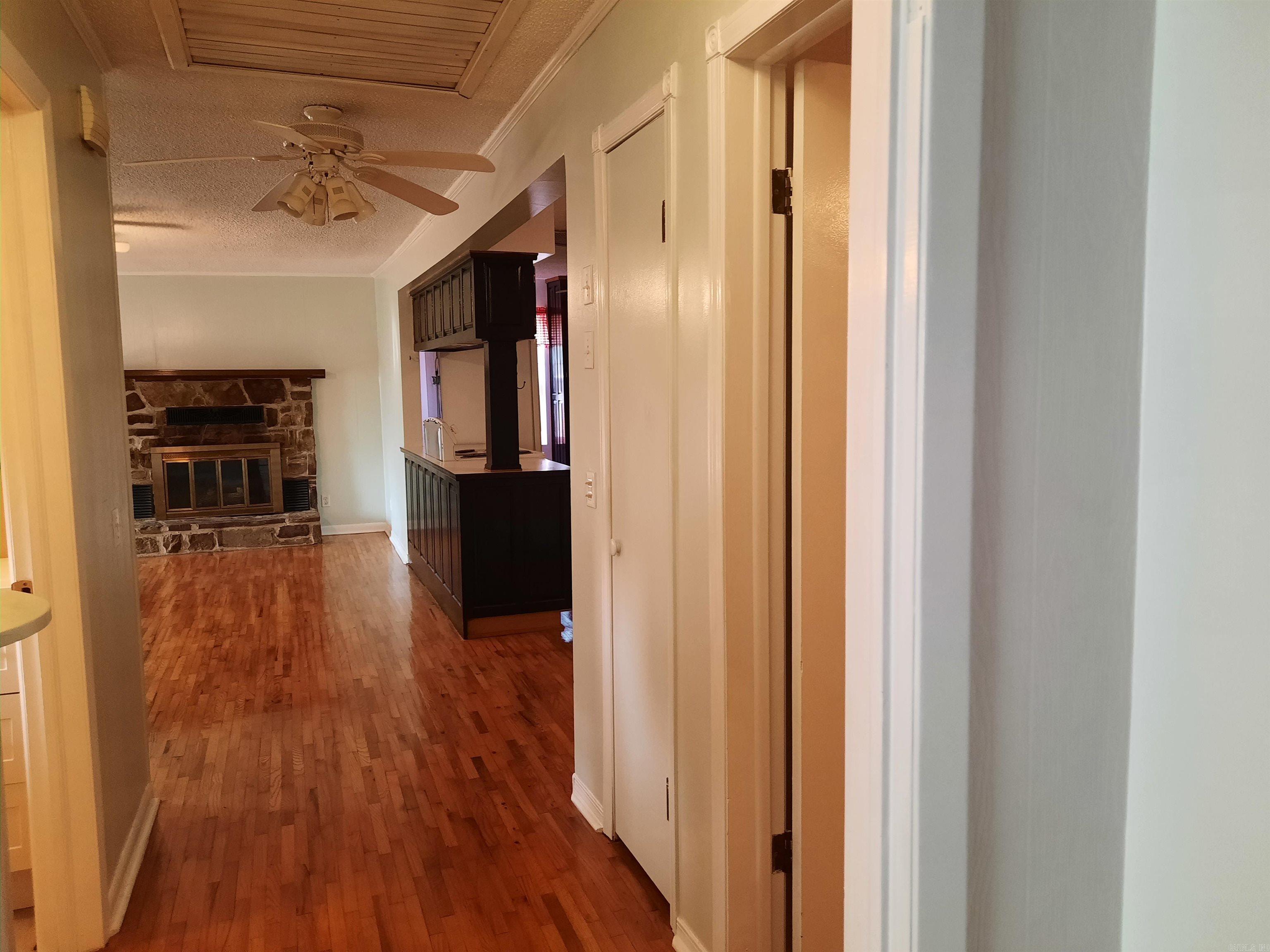 1162 Cove  Mountain View, AR