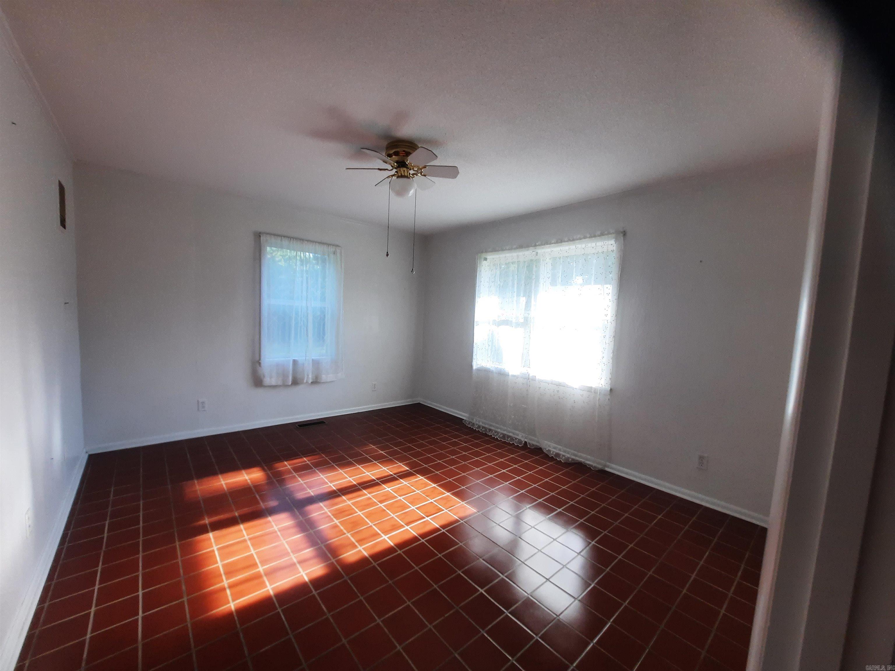 1162 Cove  Mountain View, AR