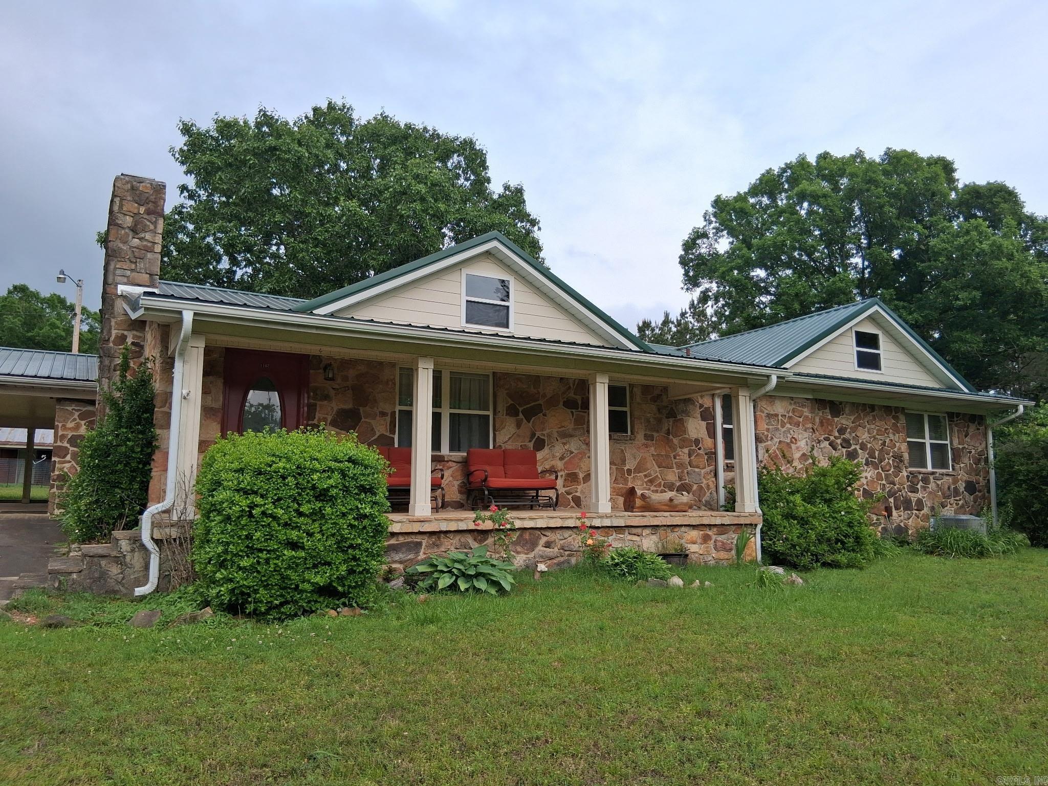 1162 Cove  Mountain View, AR