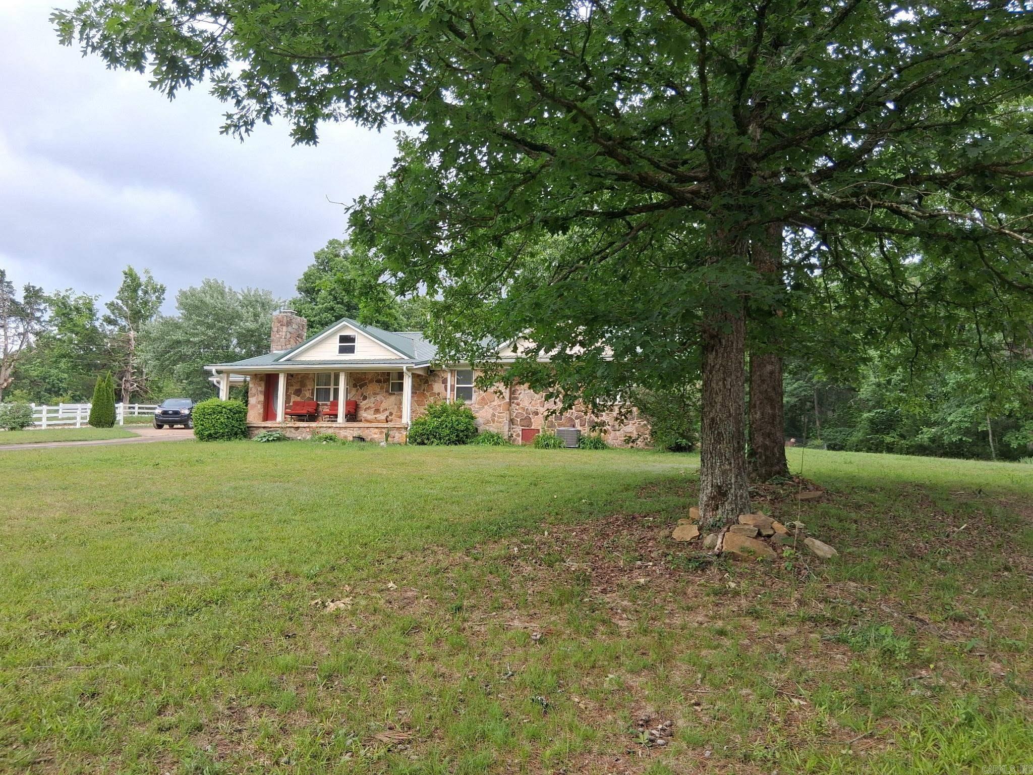 1162 Cove  Mountain View, AR