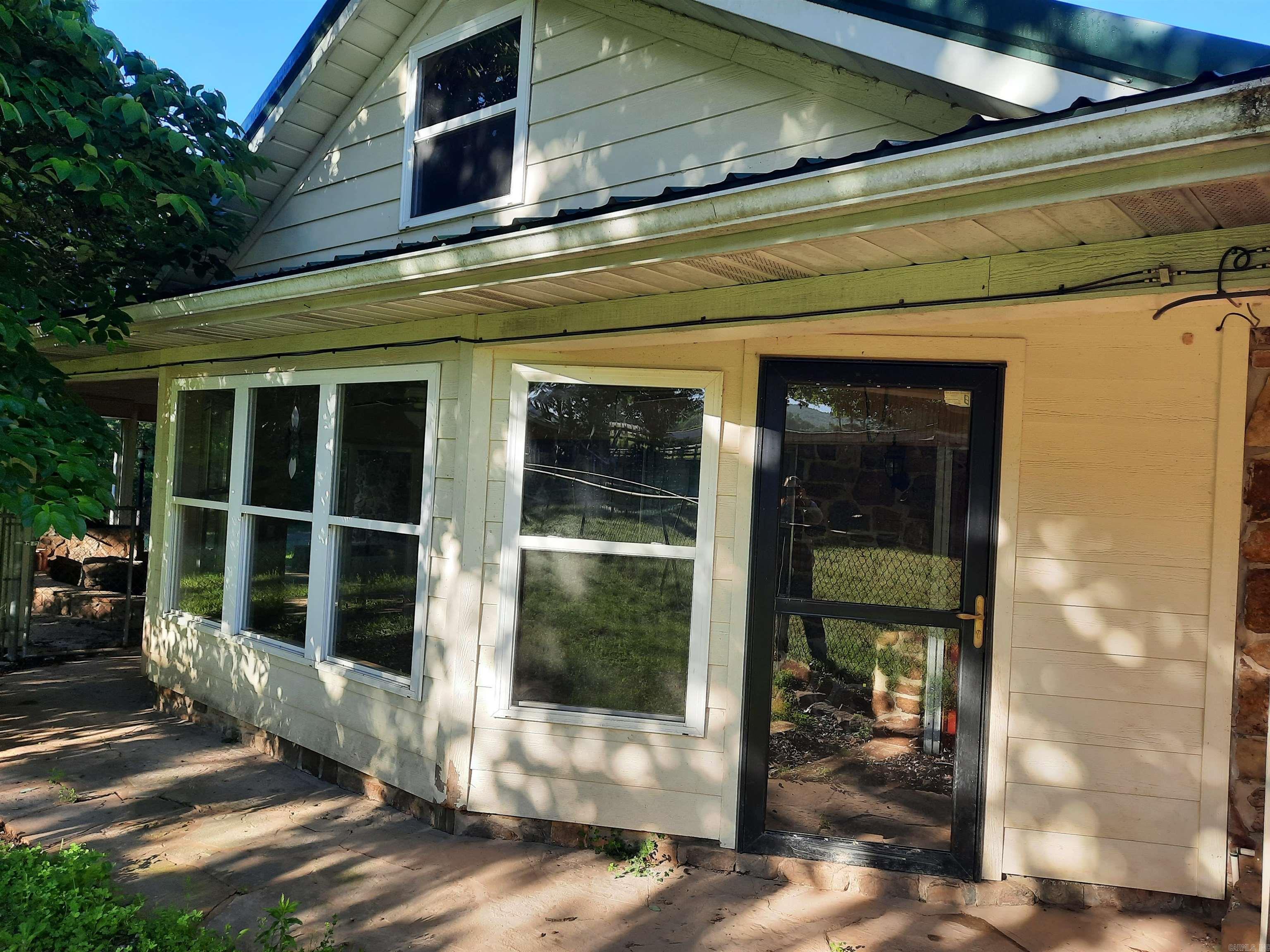 1162 Cove  Mountain View, AR
