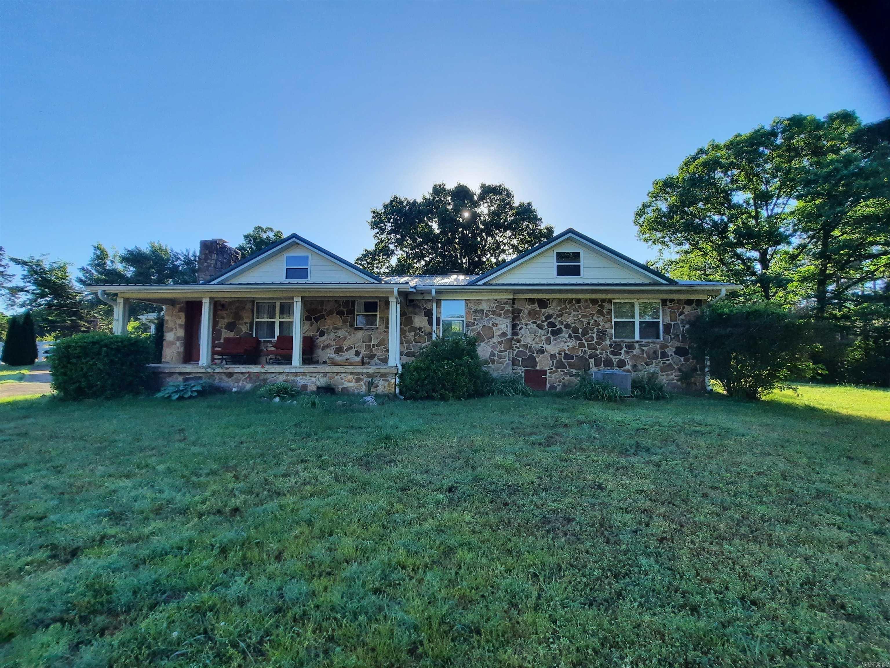 1162 Cove  Mountain View, AR