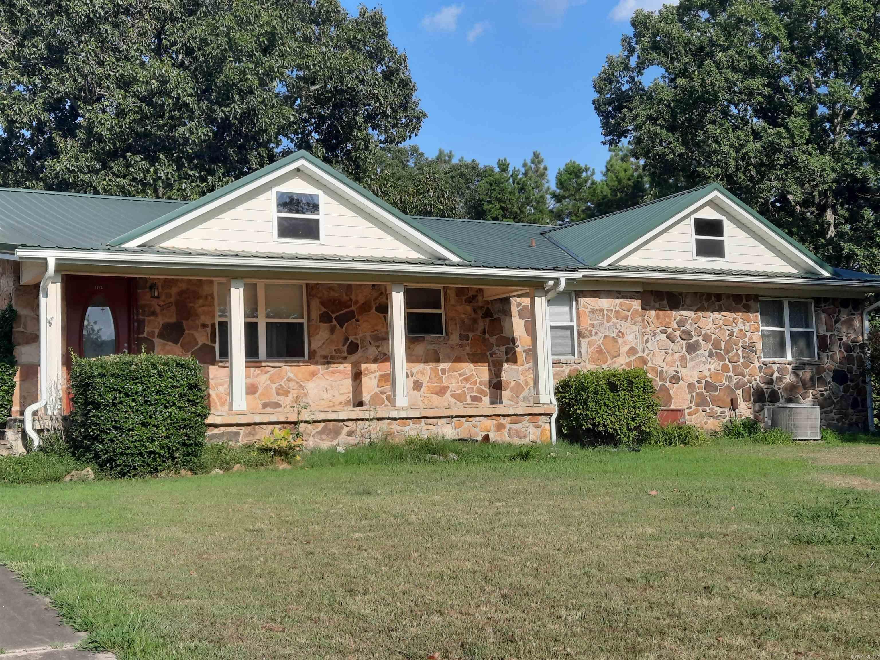 1162 Cove  Mountain View, AR