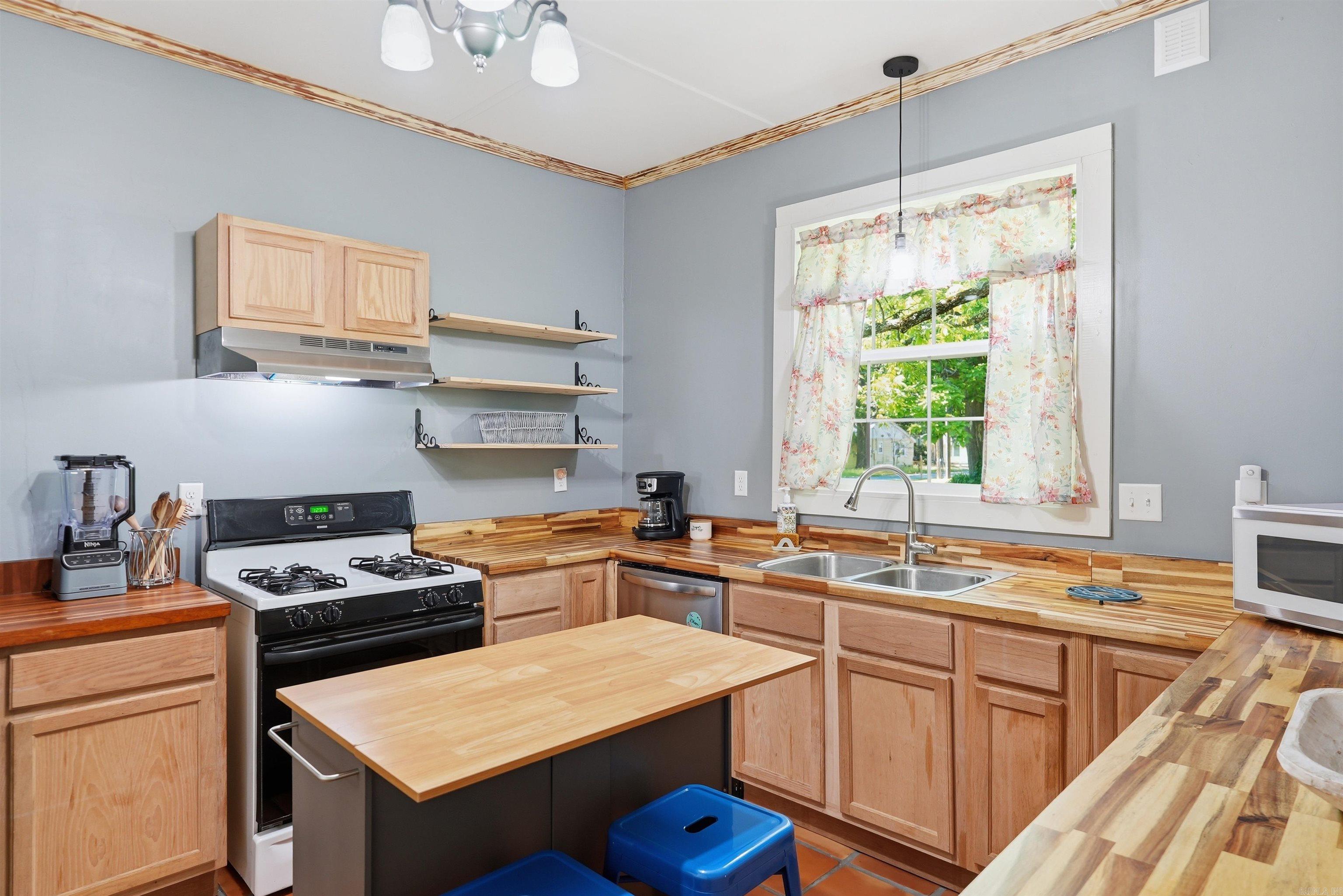 211 NE Third  Bryant, AR