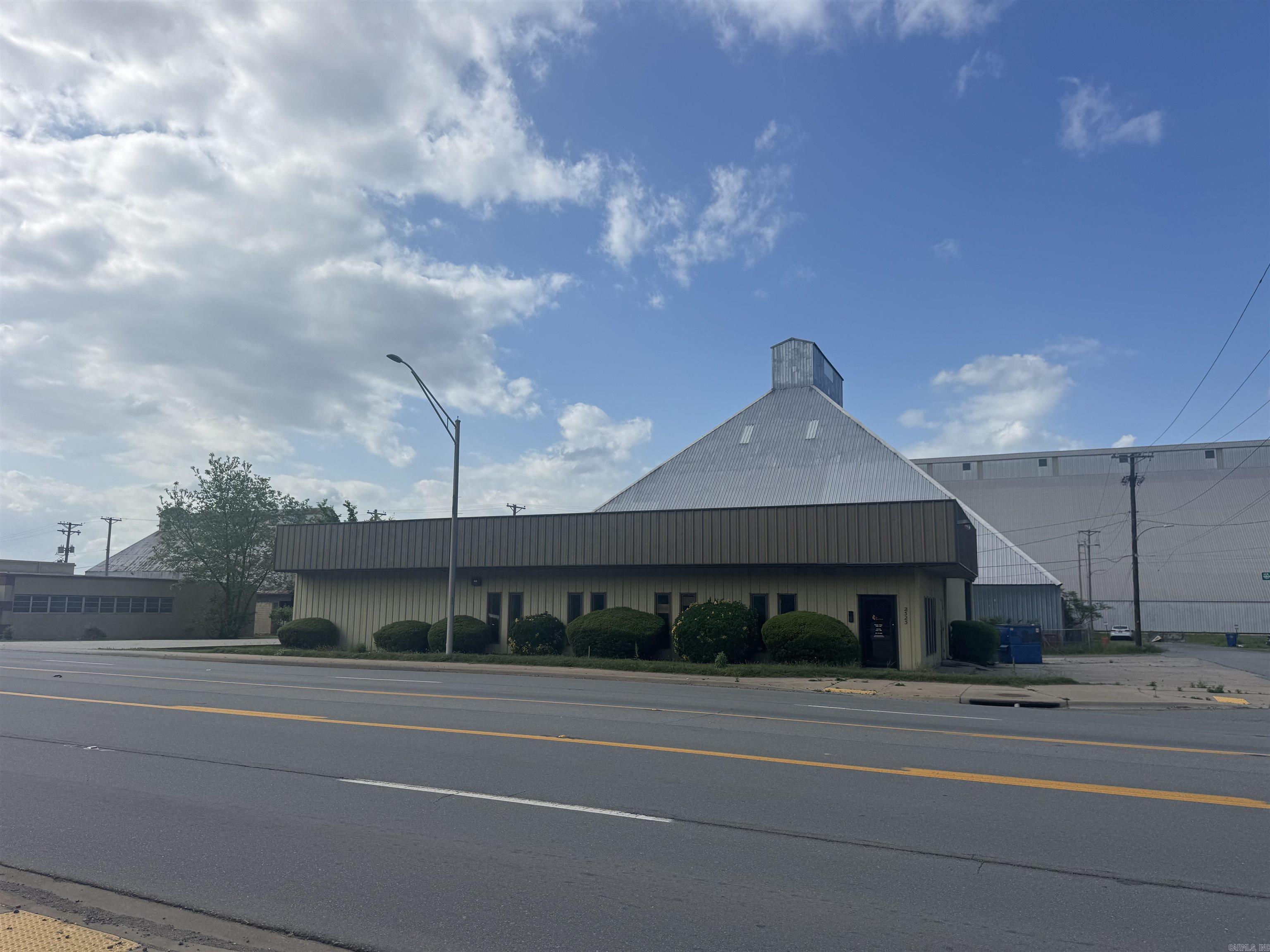 2323 E Broadway Street  North Little Rock, AR