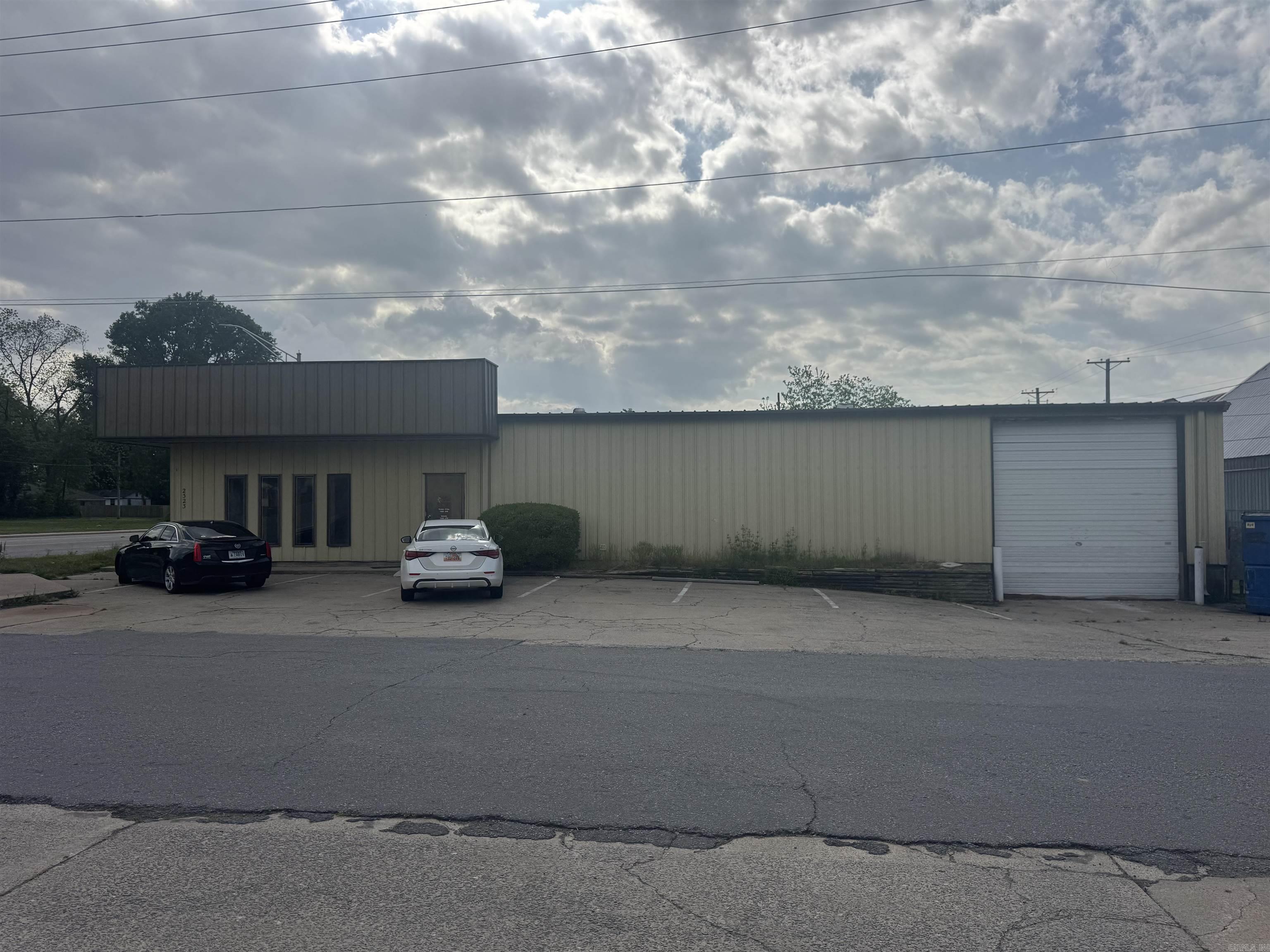 2323 E Broadway Street  North Little Rock, AR