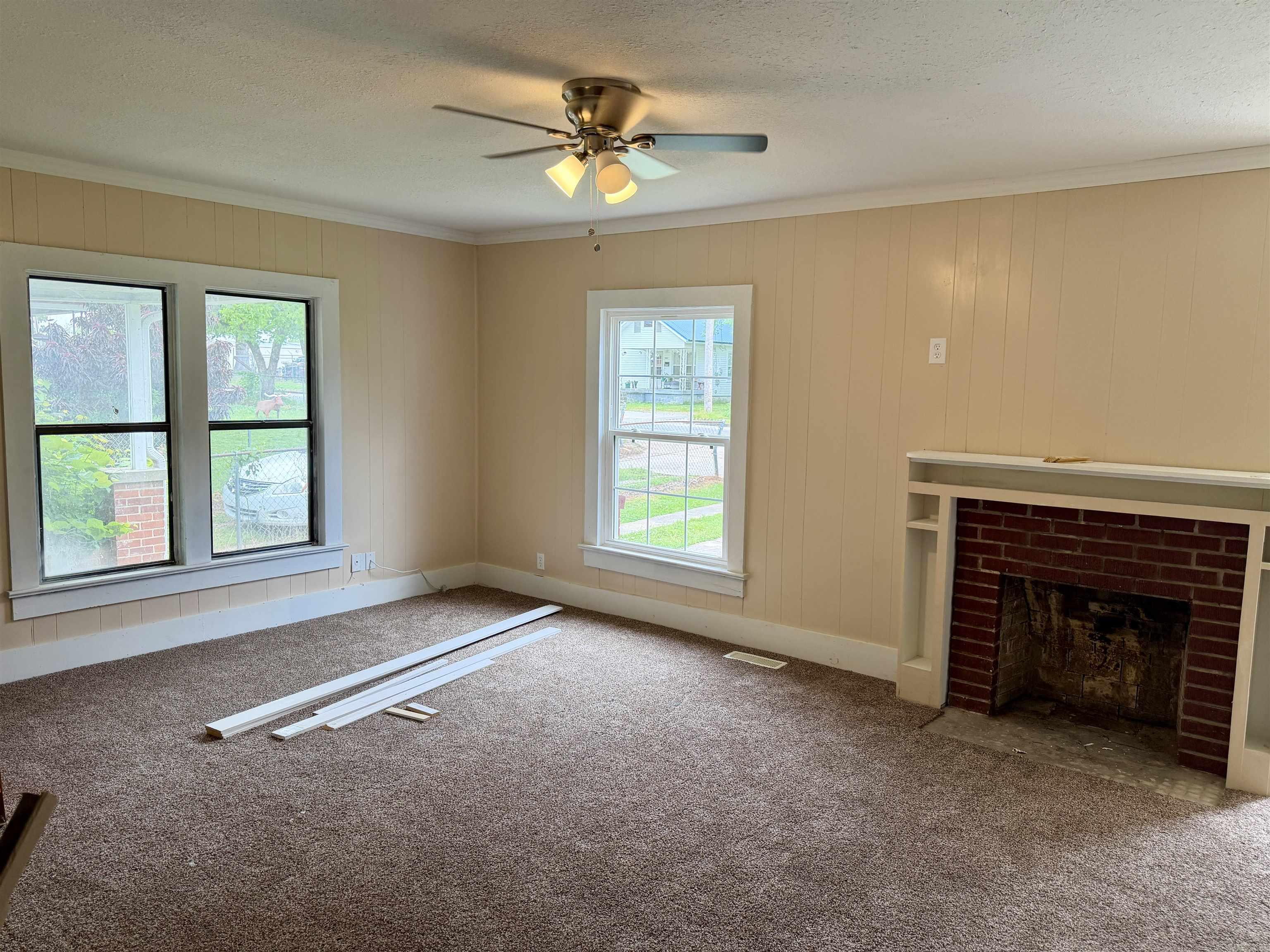 1412 W Cherry St  Clarksville, AR