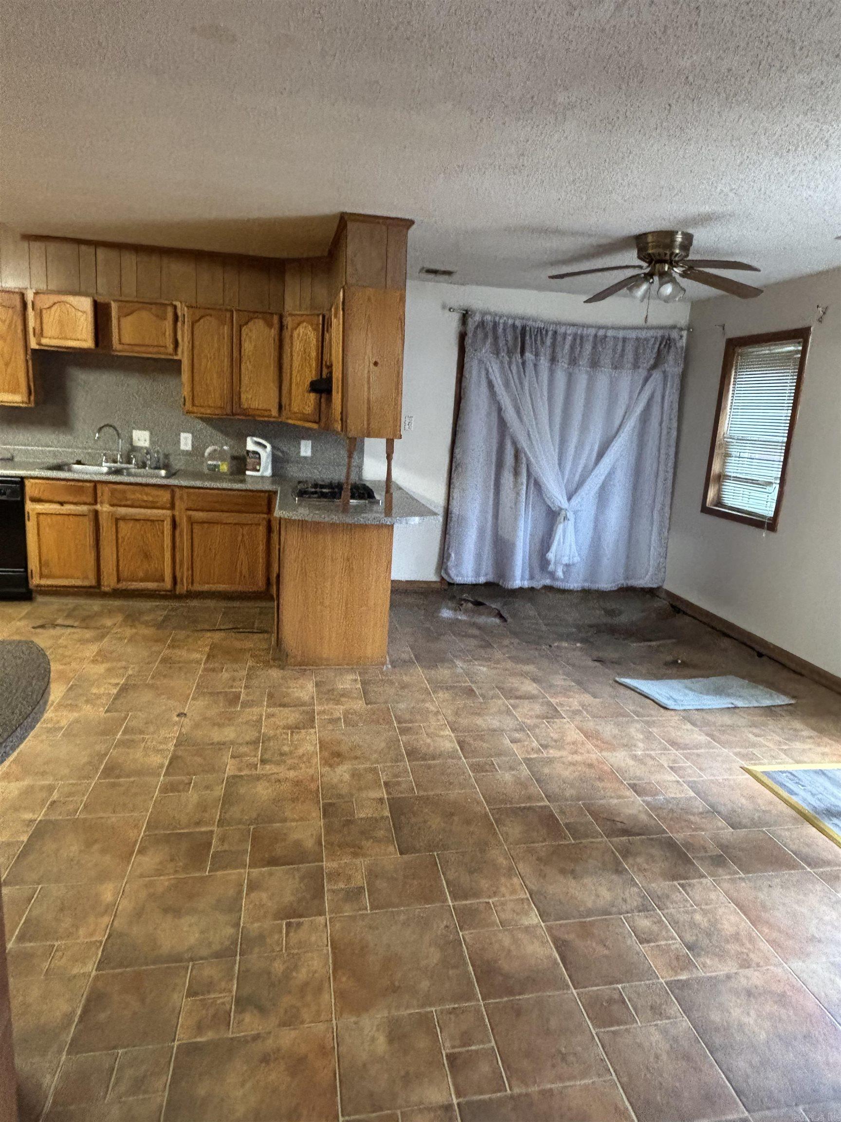 703 W 4Th St  Lonoke, AR