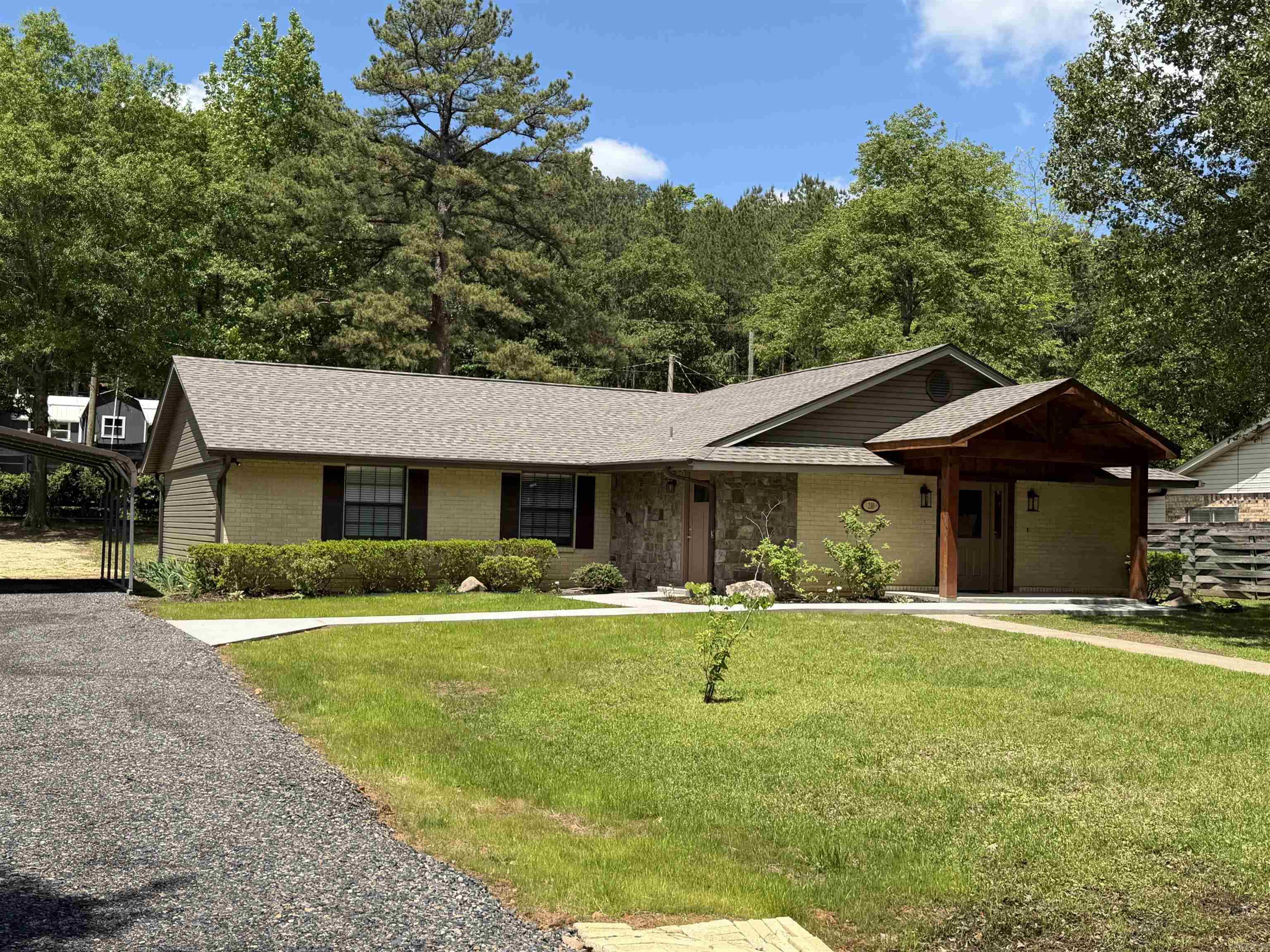 210 Gary Drive Mena, AR 71953