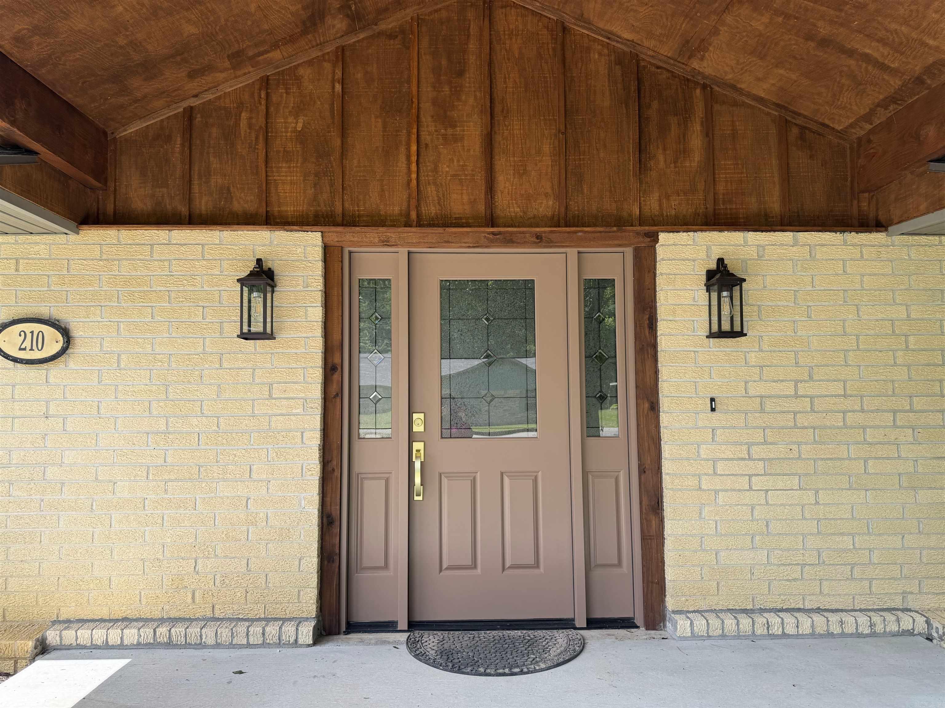 210 Gary Drive Mena, AR 71953