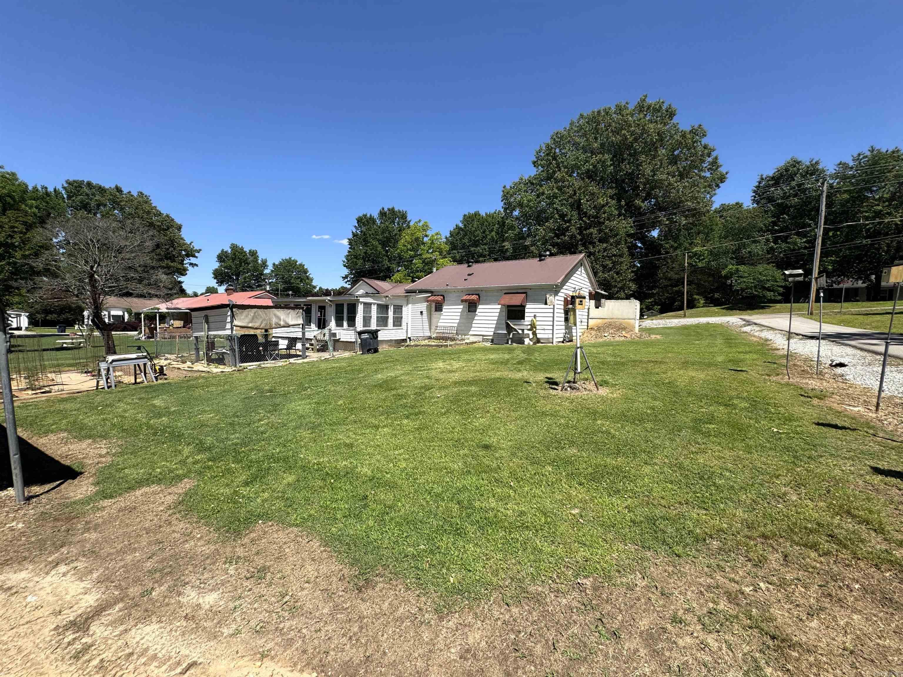 563 S 12th  Piggott, AR