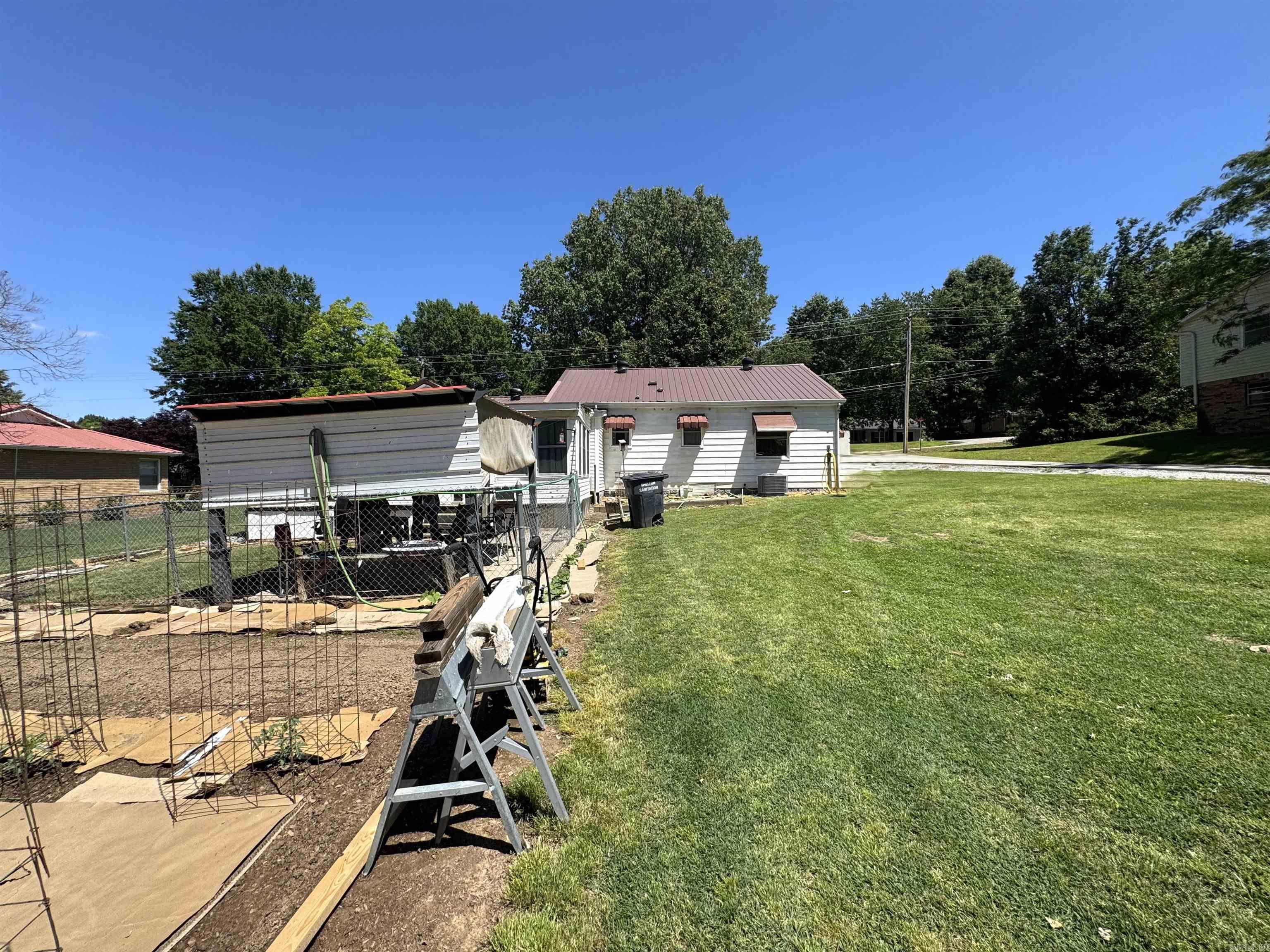 563 S 12th  Piggott, AR