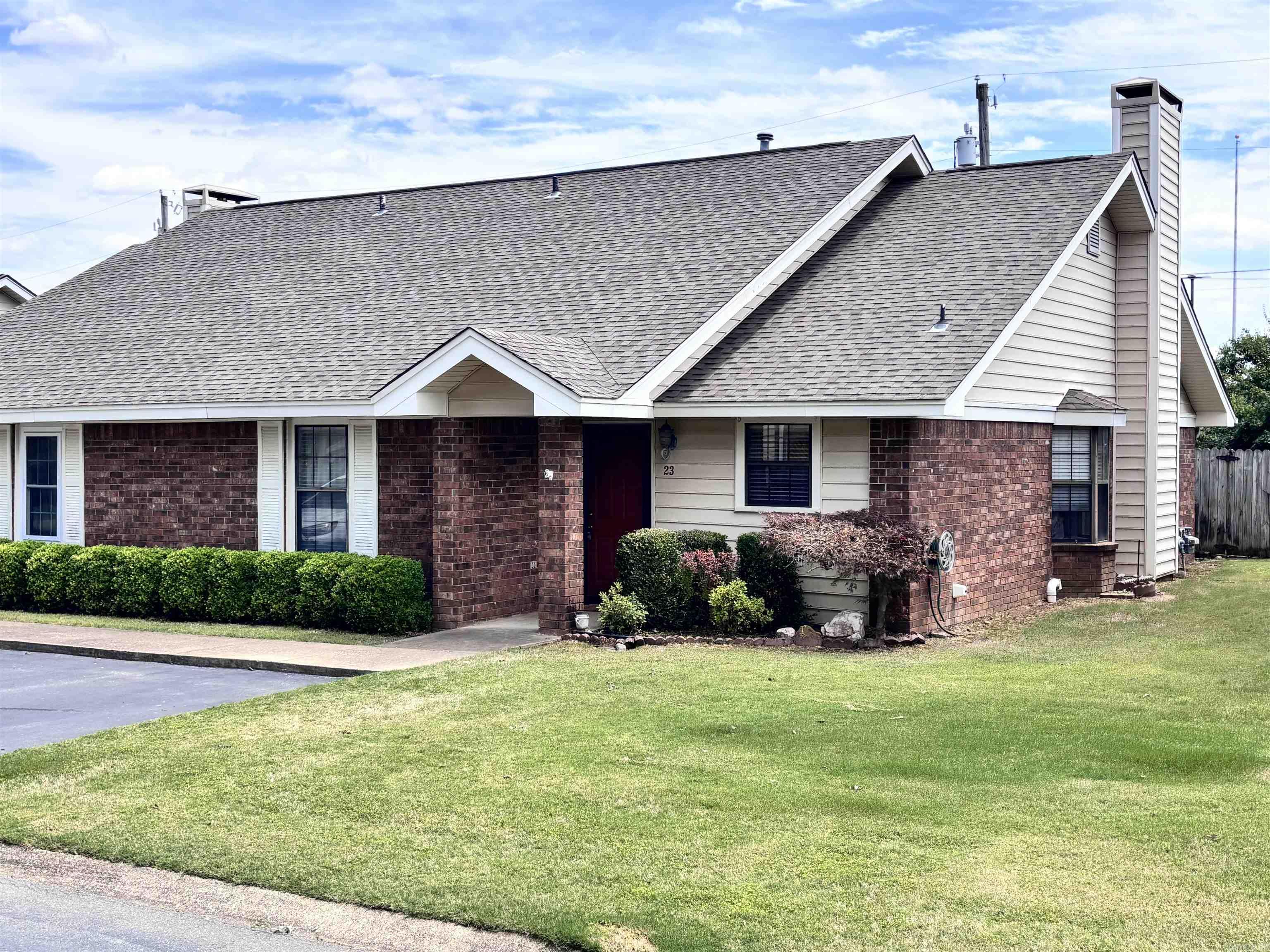 23 Dark Forest  Benton, AR