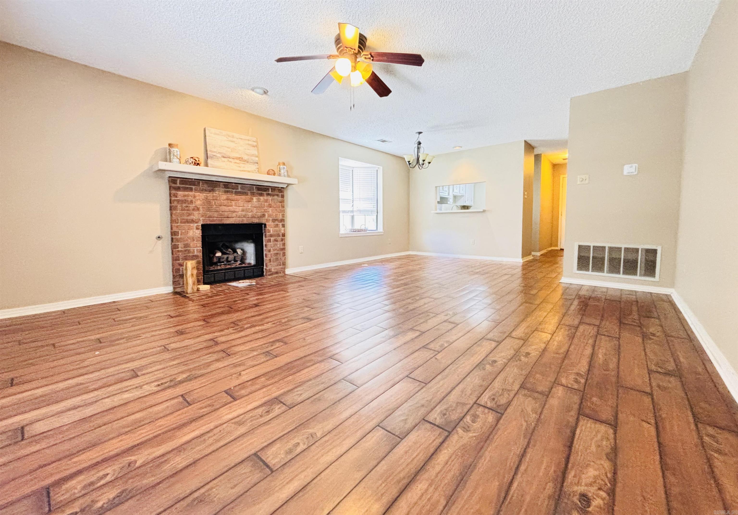23 Dark Forest  Benton, AR