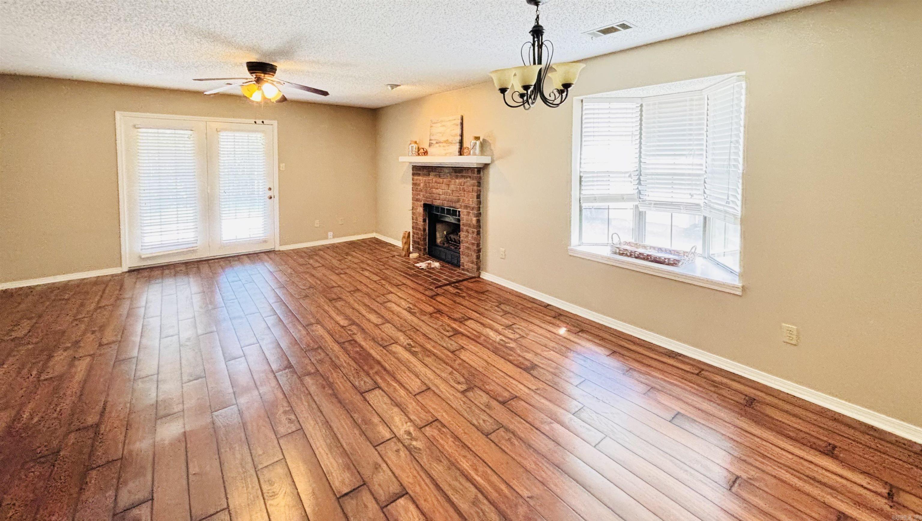 23 Dark Forest  Benton, AR