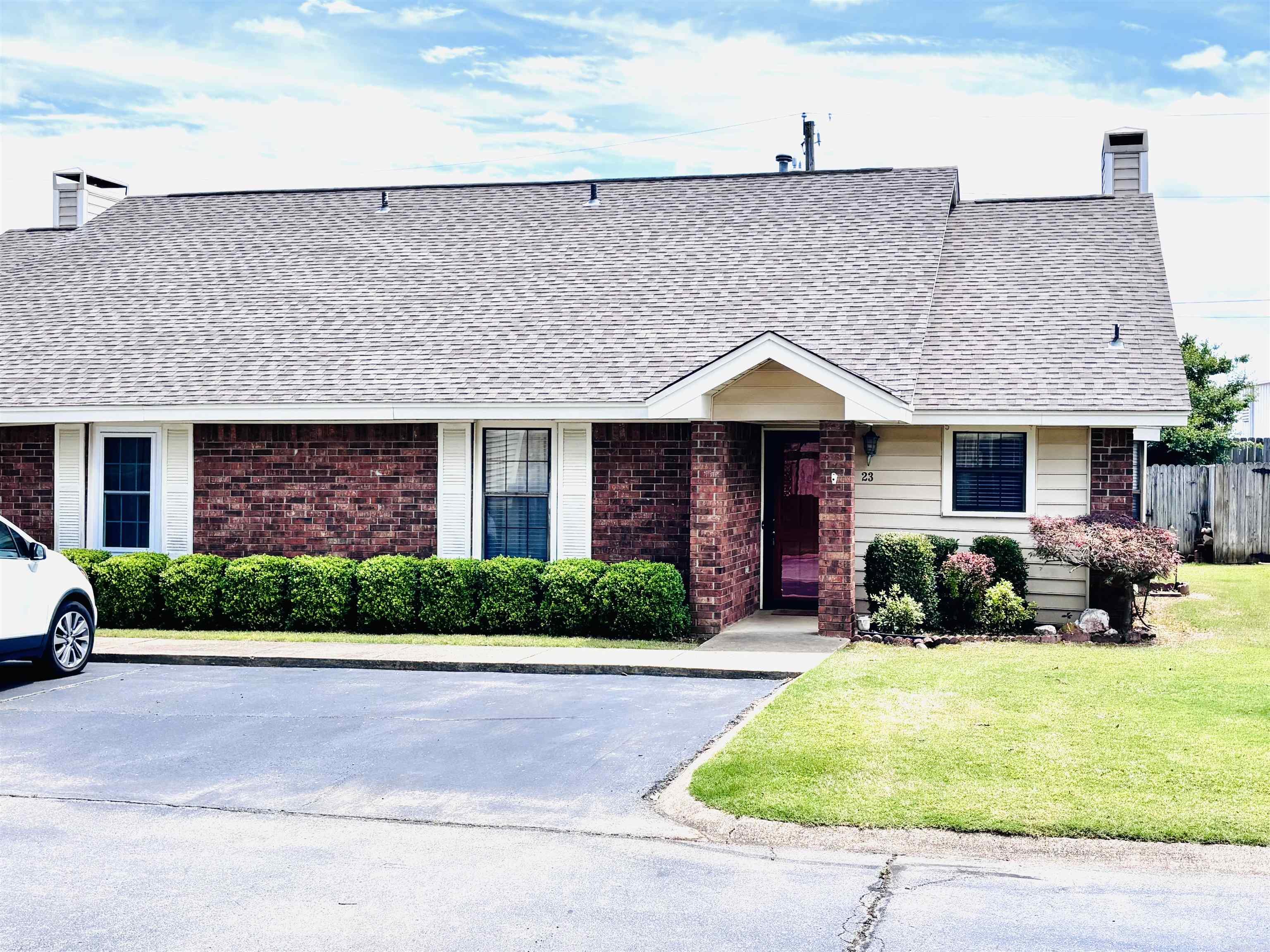 23 Dark Forest  Benton, AR