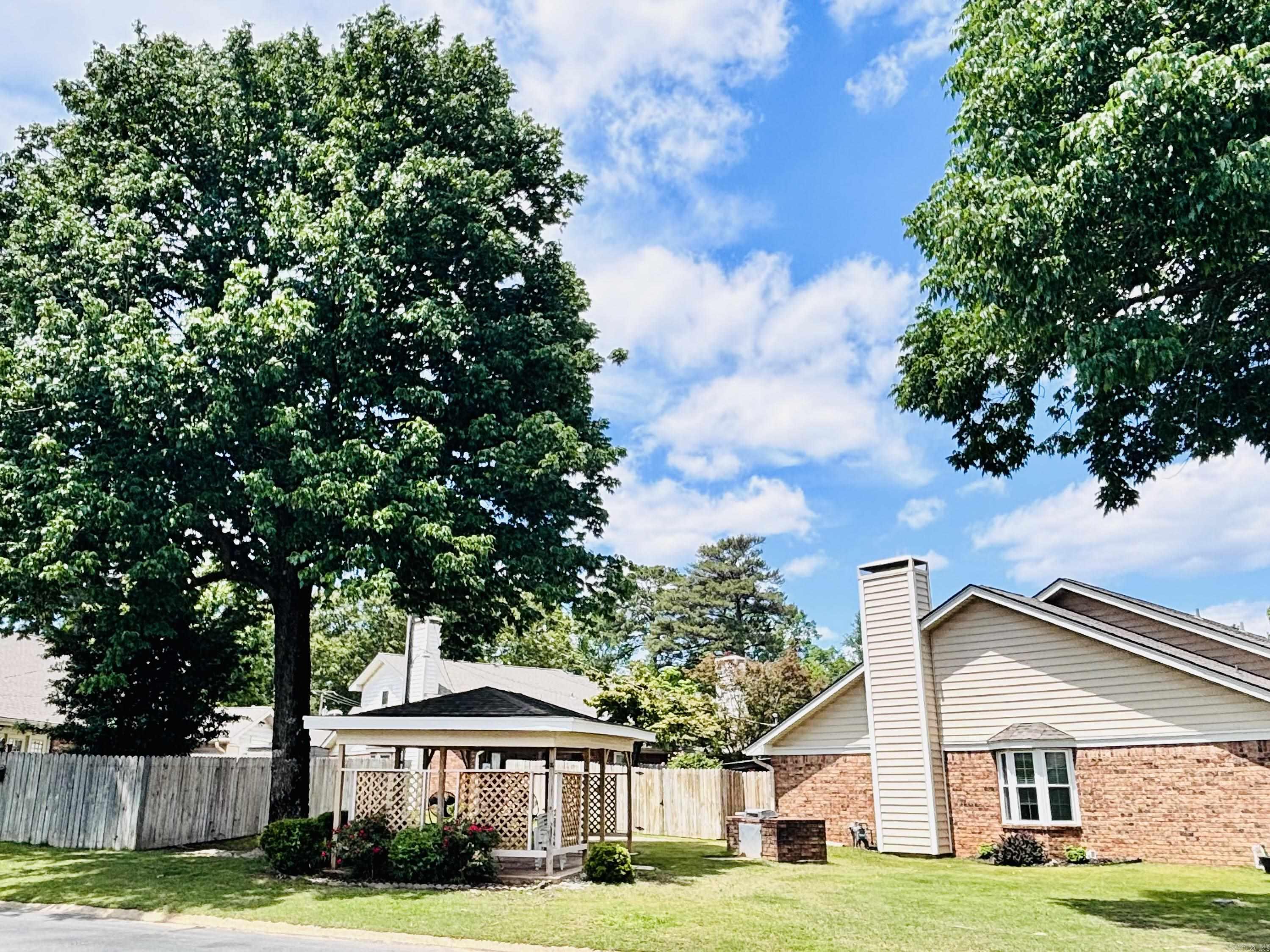 23 Dark Forest  Benton, AR