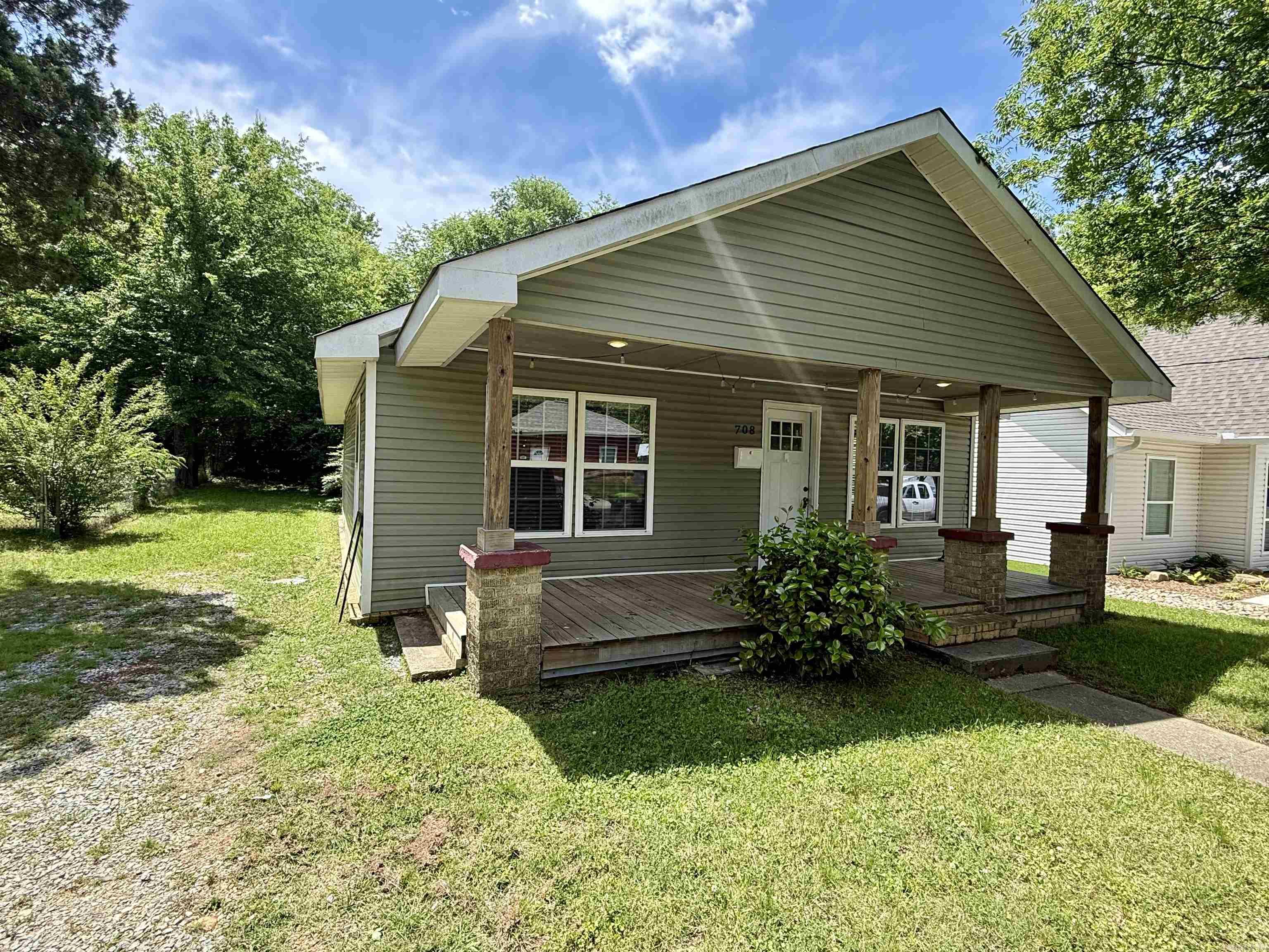 708 W Ashley St Benton, AR 72015
