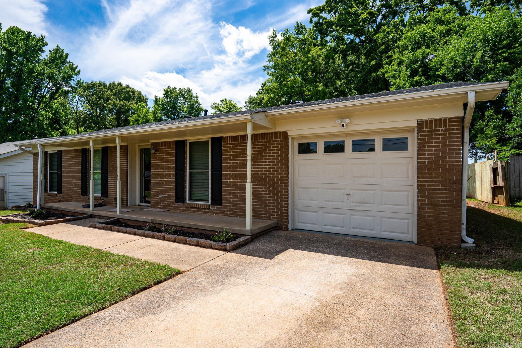 1906 Green Acres  Jacksonville, AR