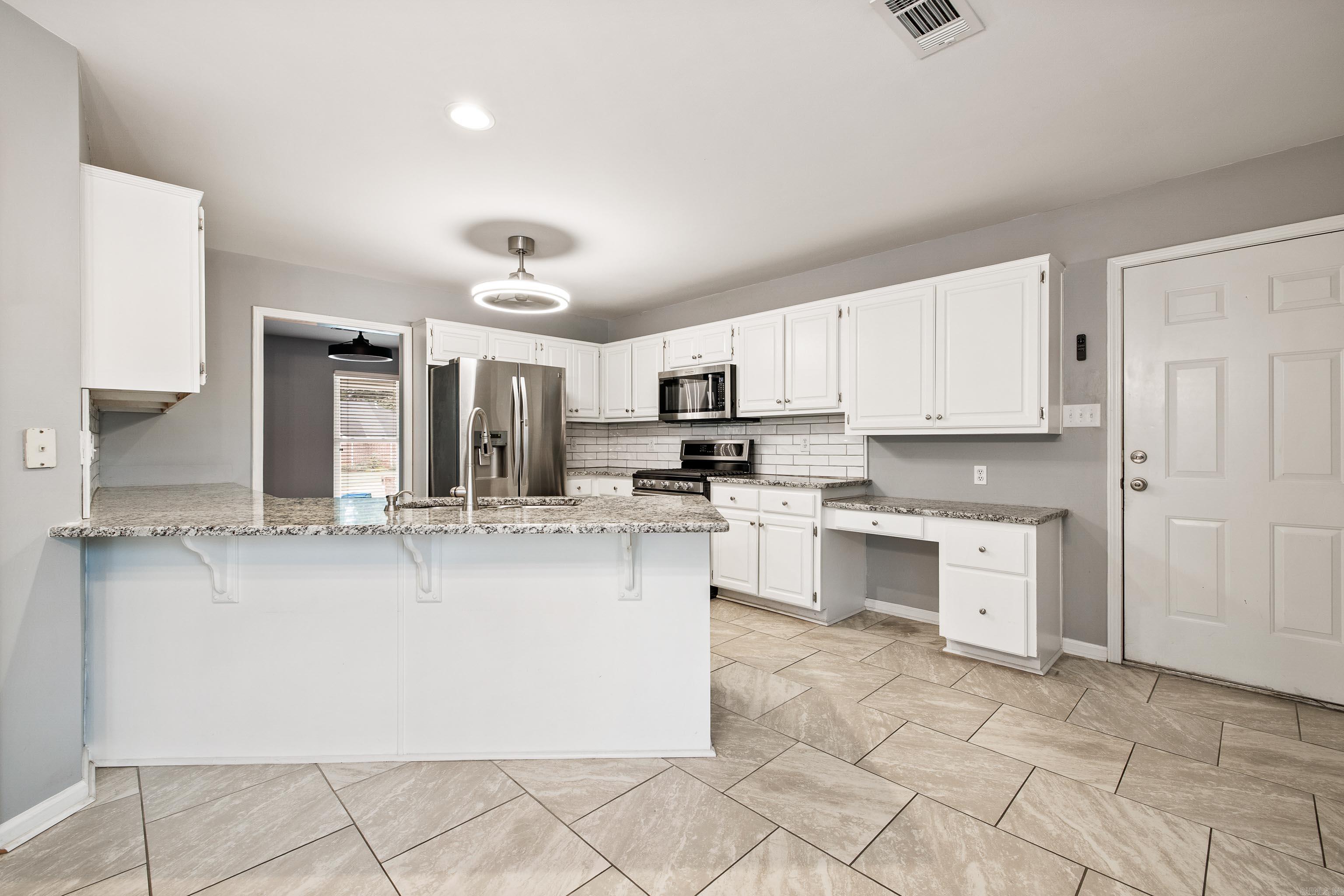 56 Waterside  Maumelle, AR