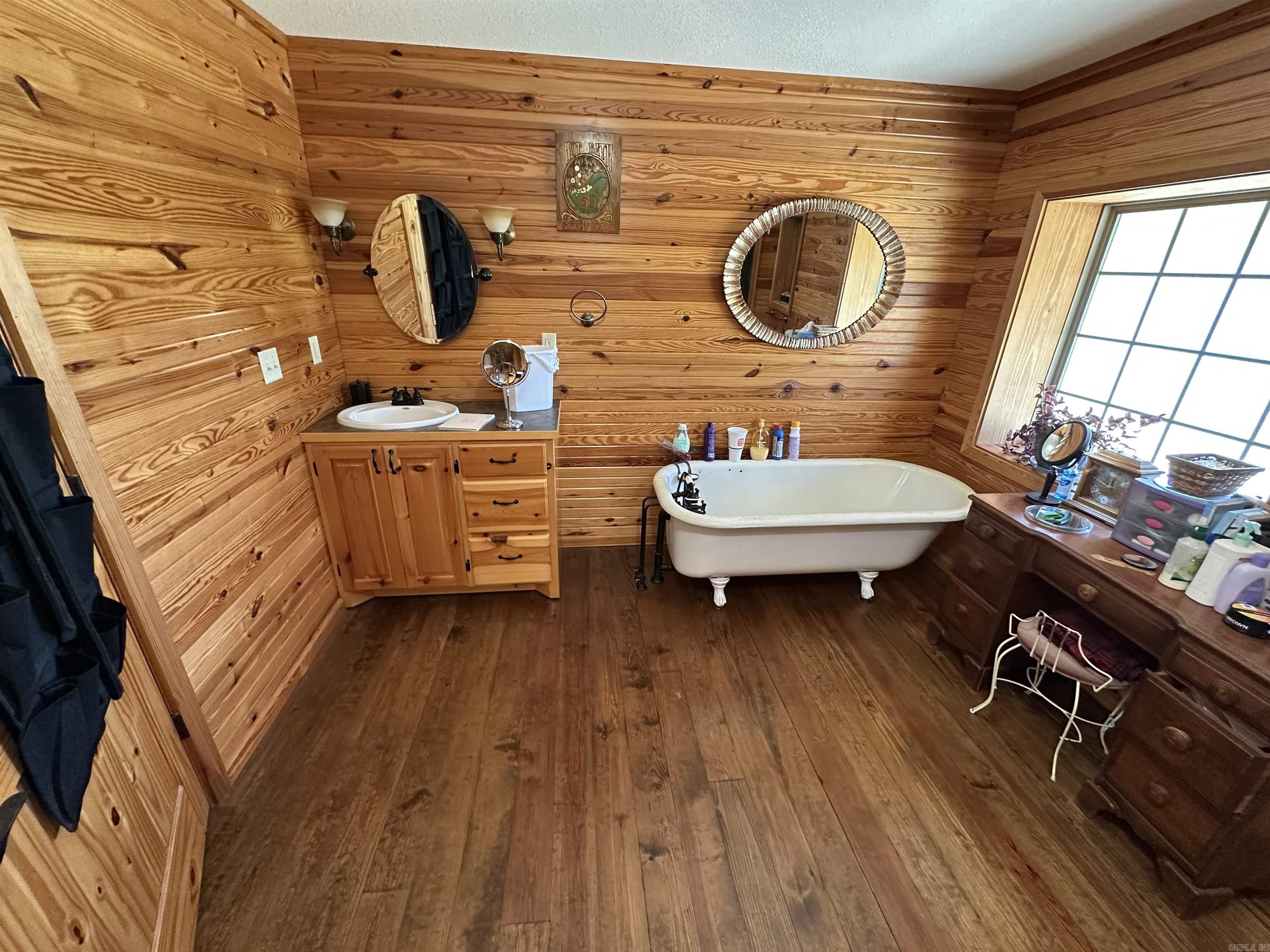 1156 E HWY 26  Delight, AR