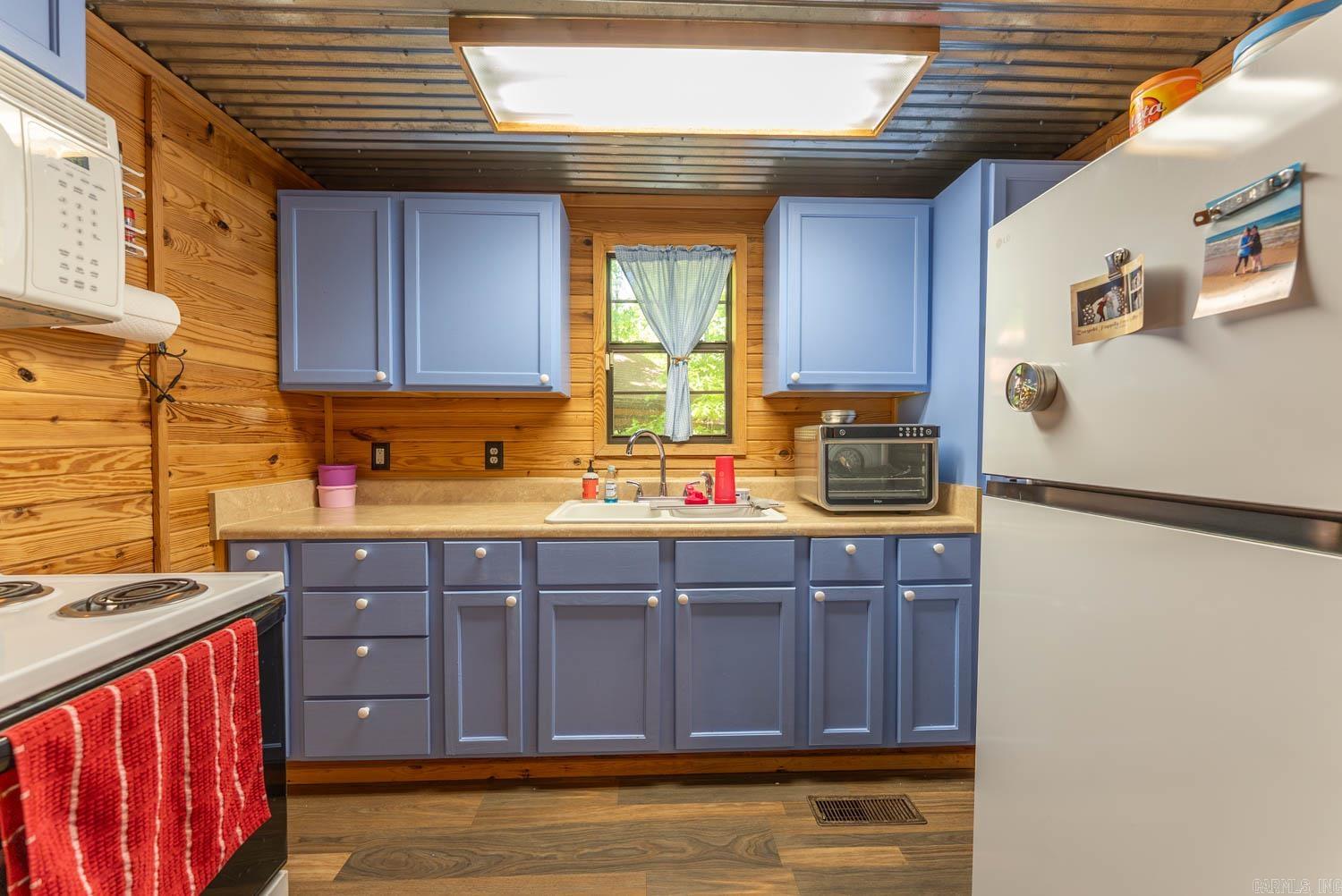 503 County Road 101  Alton, MO