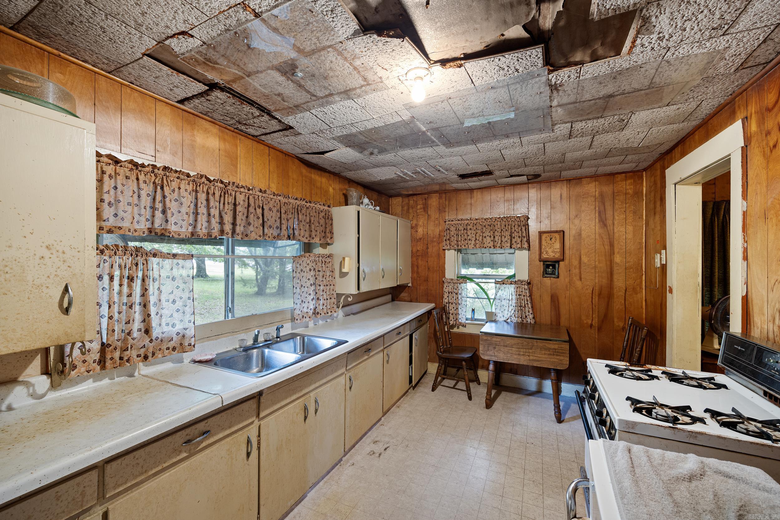 5303 N Arkansas  Russellville, AR