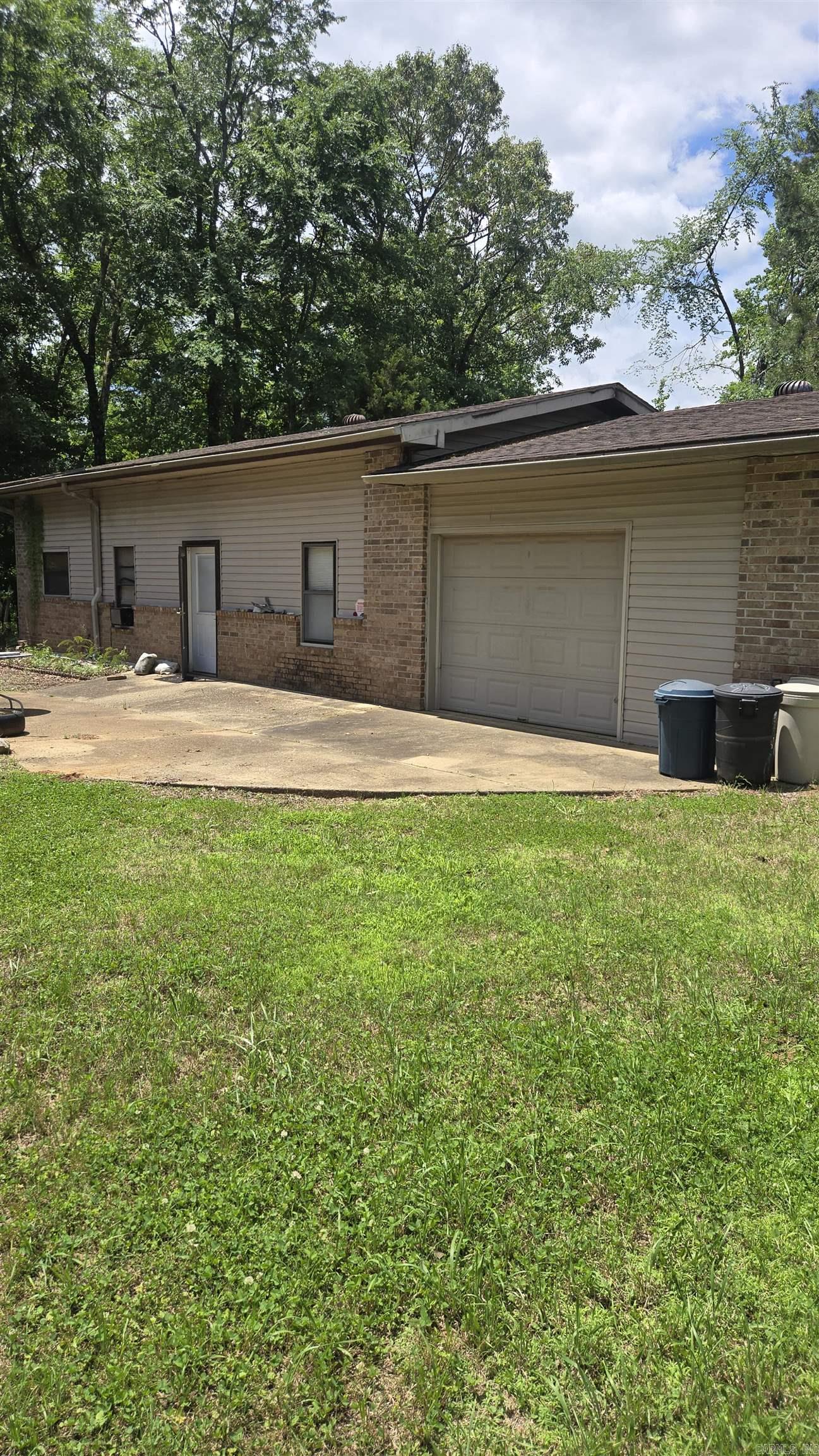 504 W glazy peau  Hot Springs, AR
