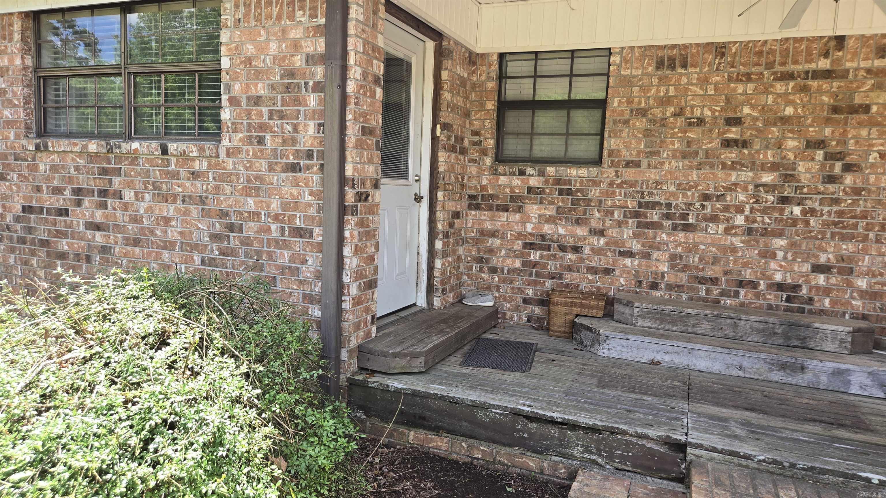 504 W glazy peau  Hot Springs, AR