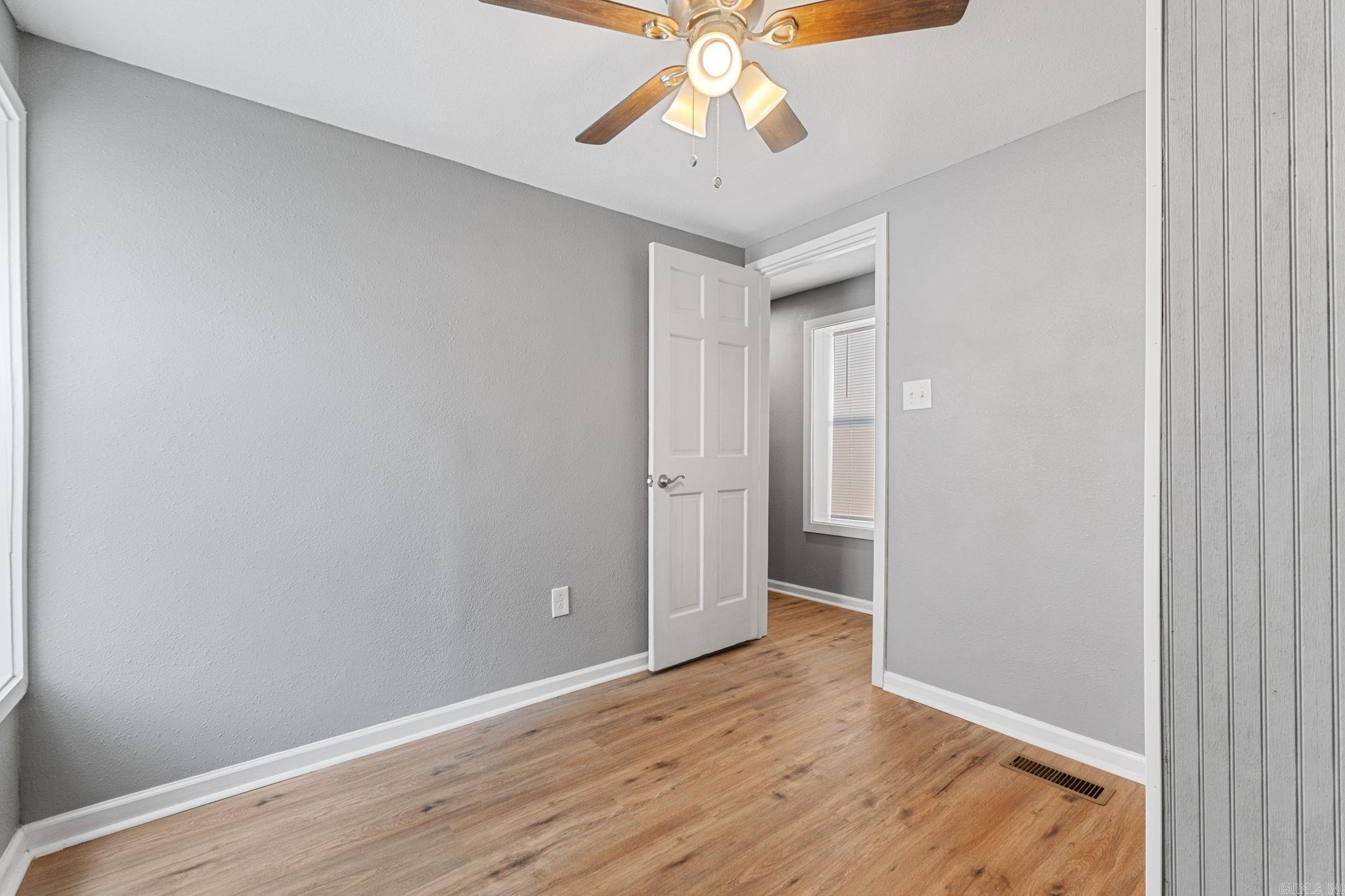1112 HANGER  Little Rock, AR