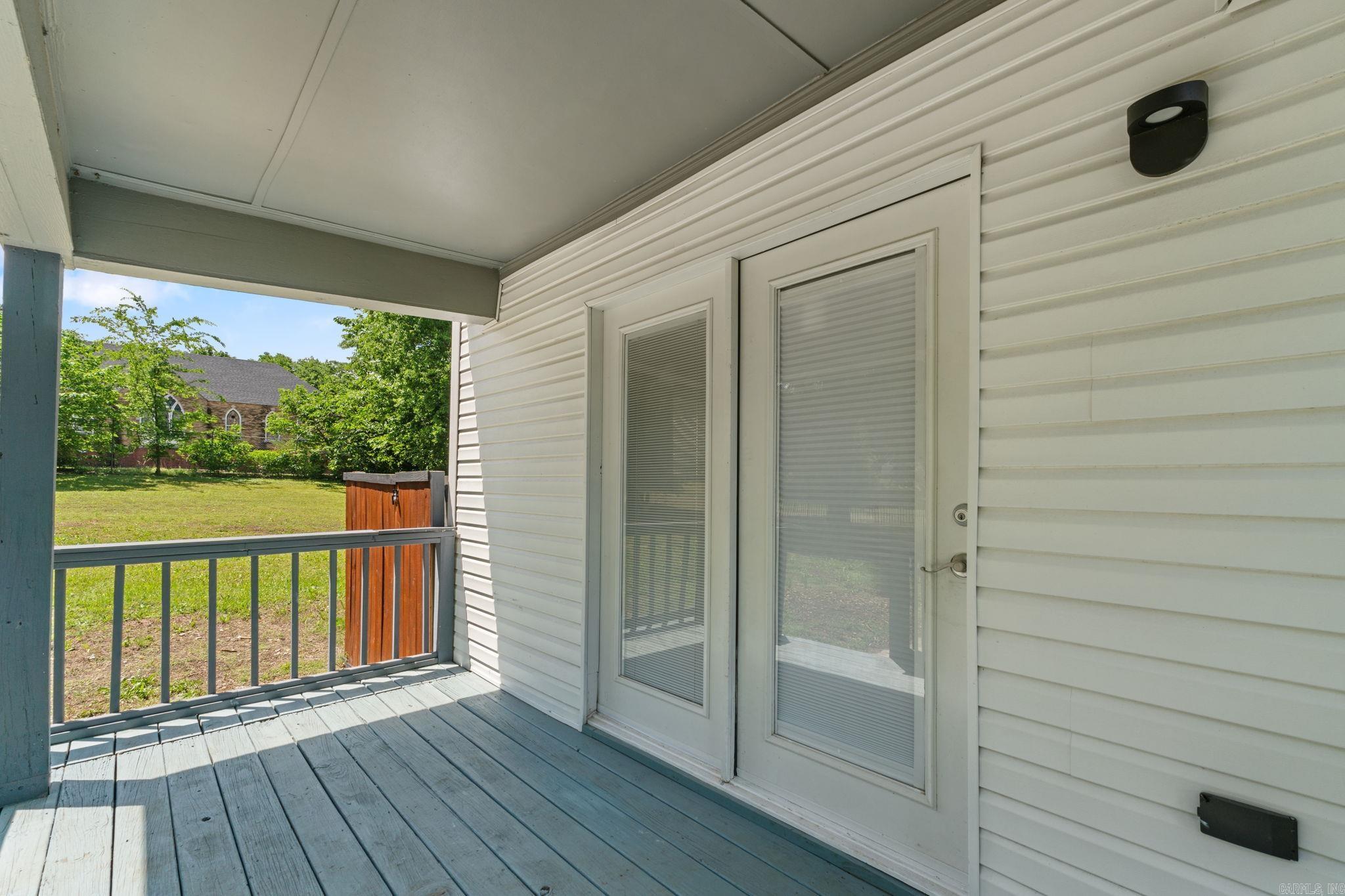 1112 HANGER  Little Rock, AR
