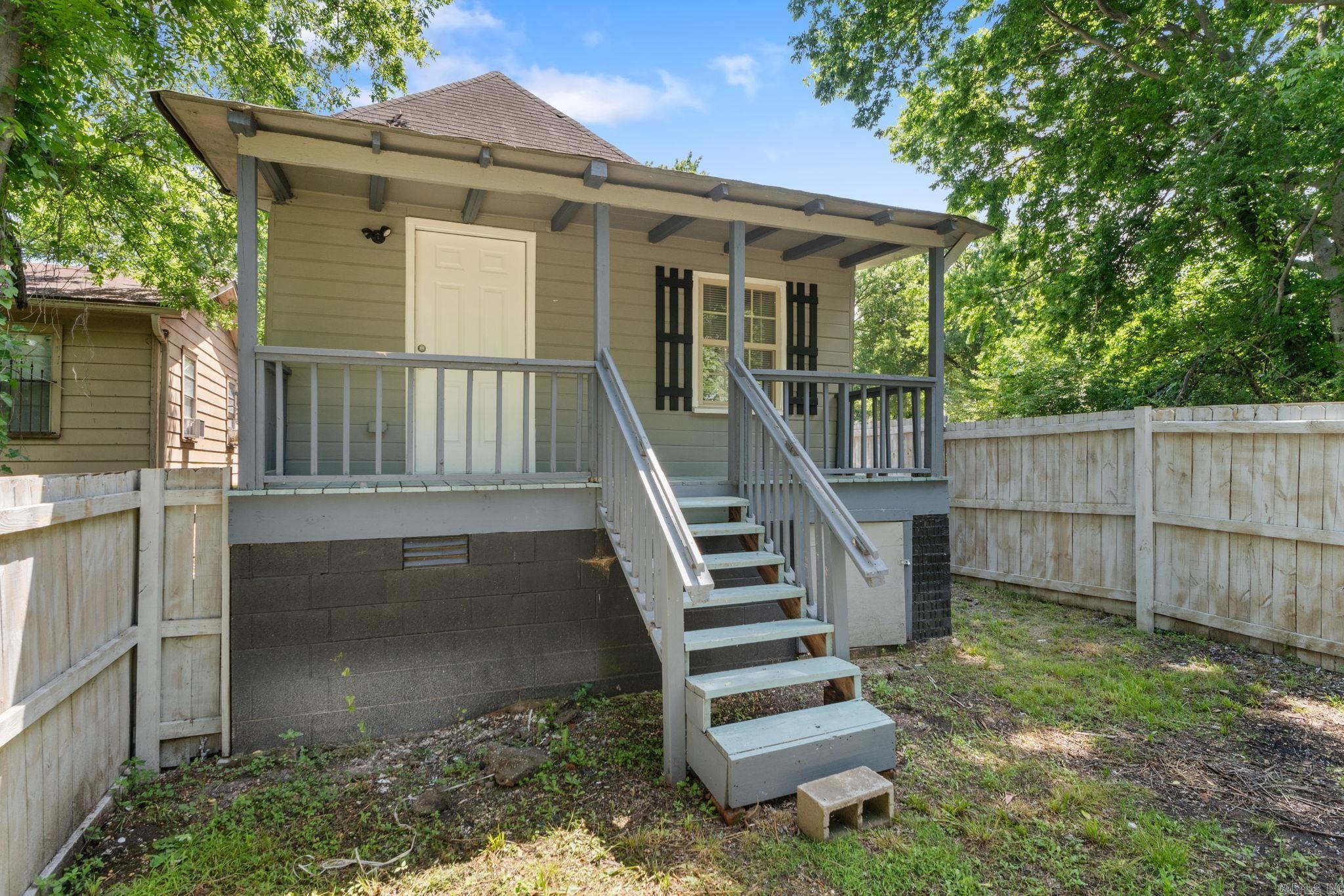 1112 HANGER  Little Rock, AR
