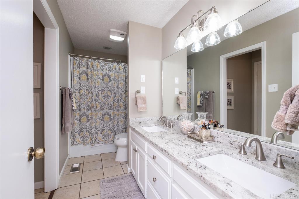 38 Woodlore Cir  Little Rock, AR