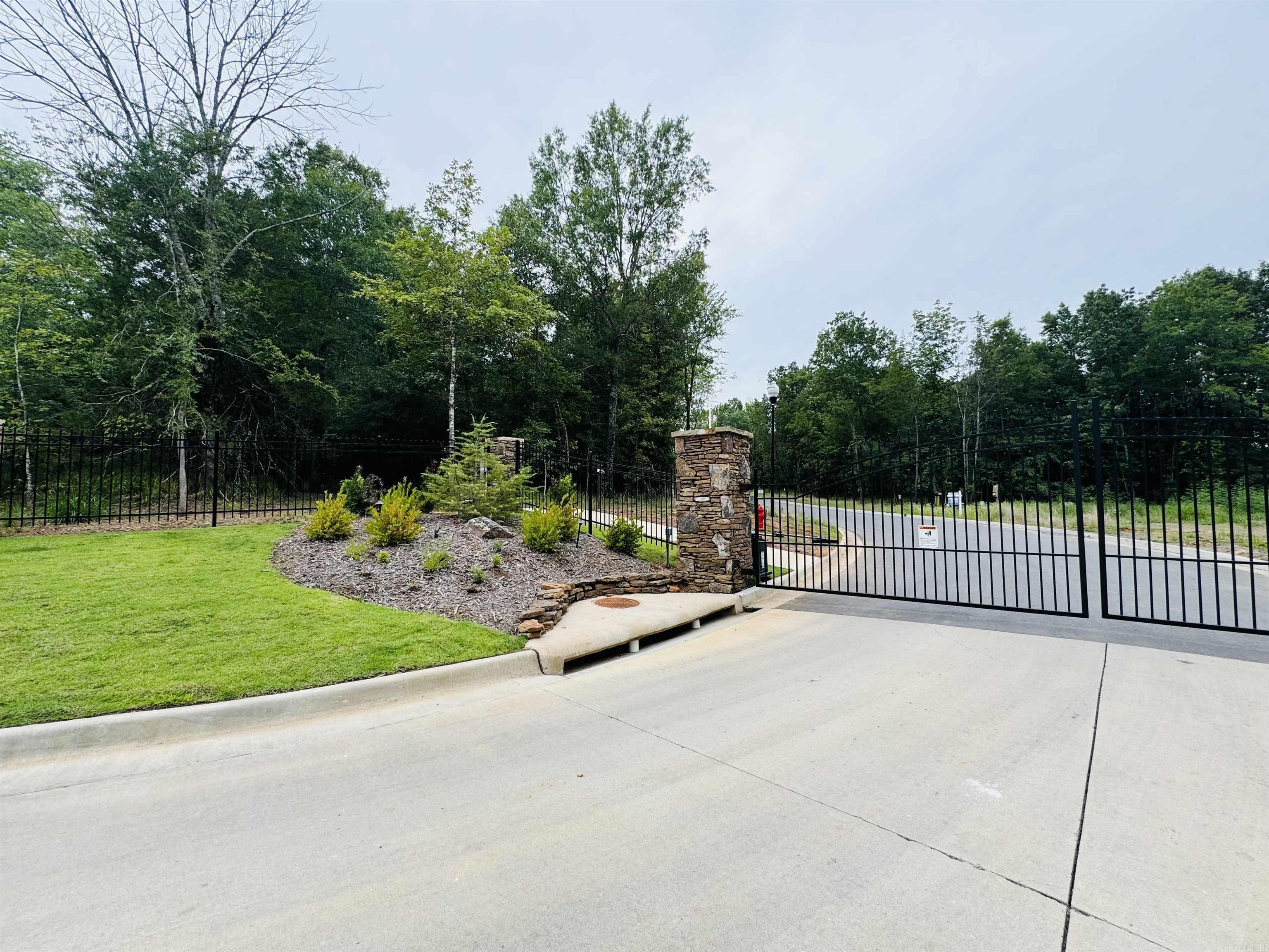 300 Shagbark Trail  Maumelle, AR