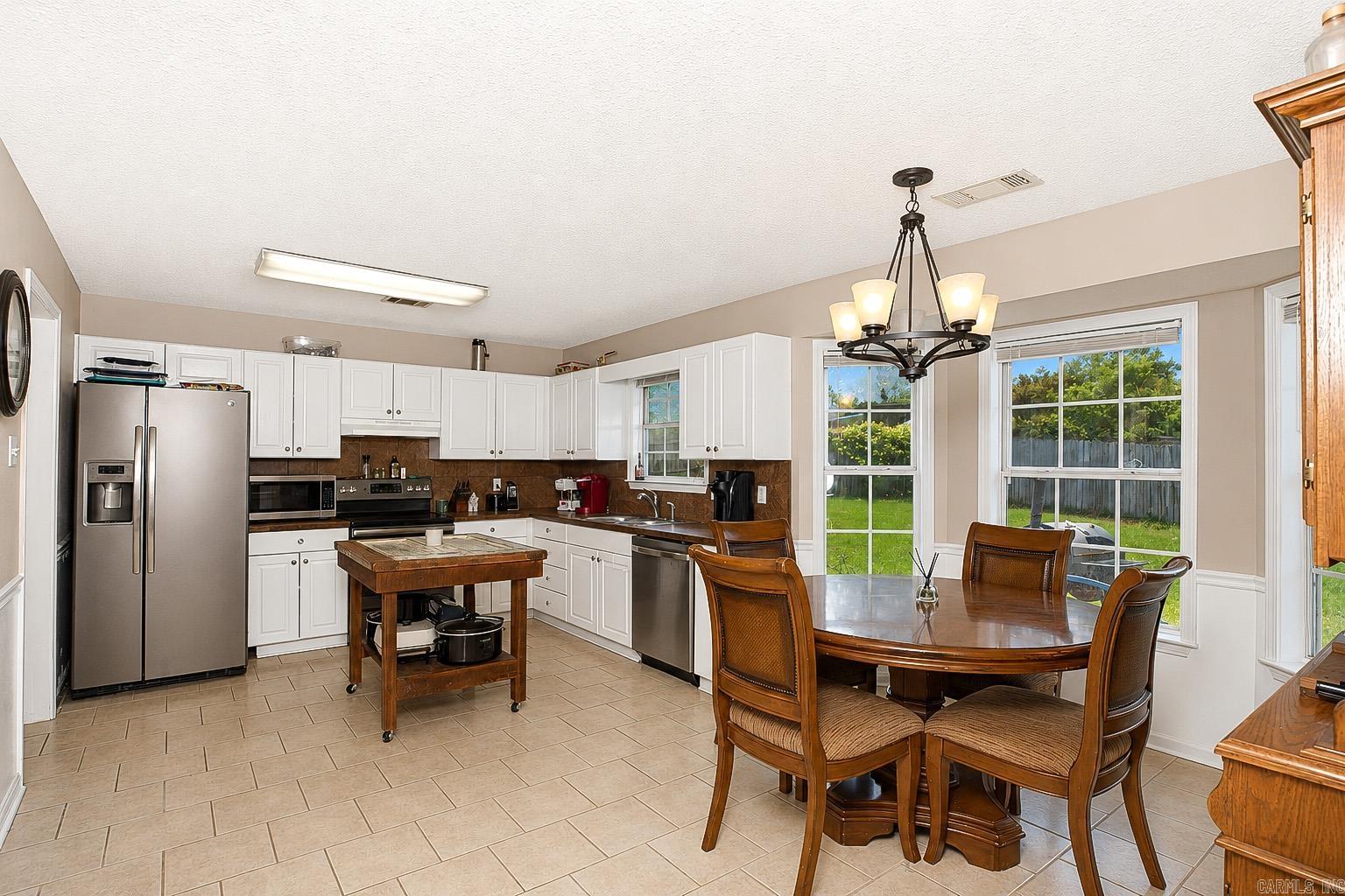 701 Honeysuckle Hills  Redfield, AR