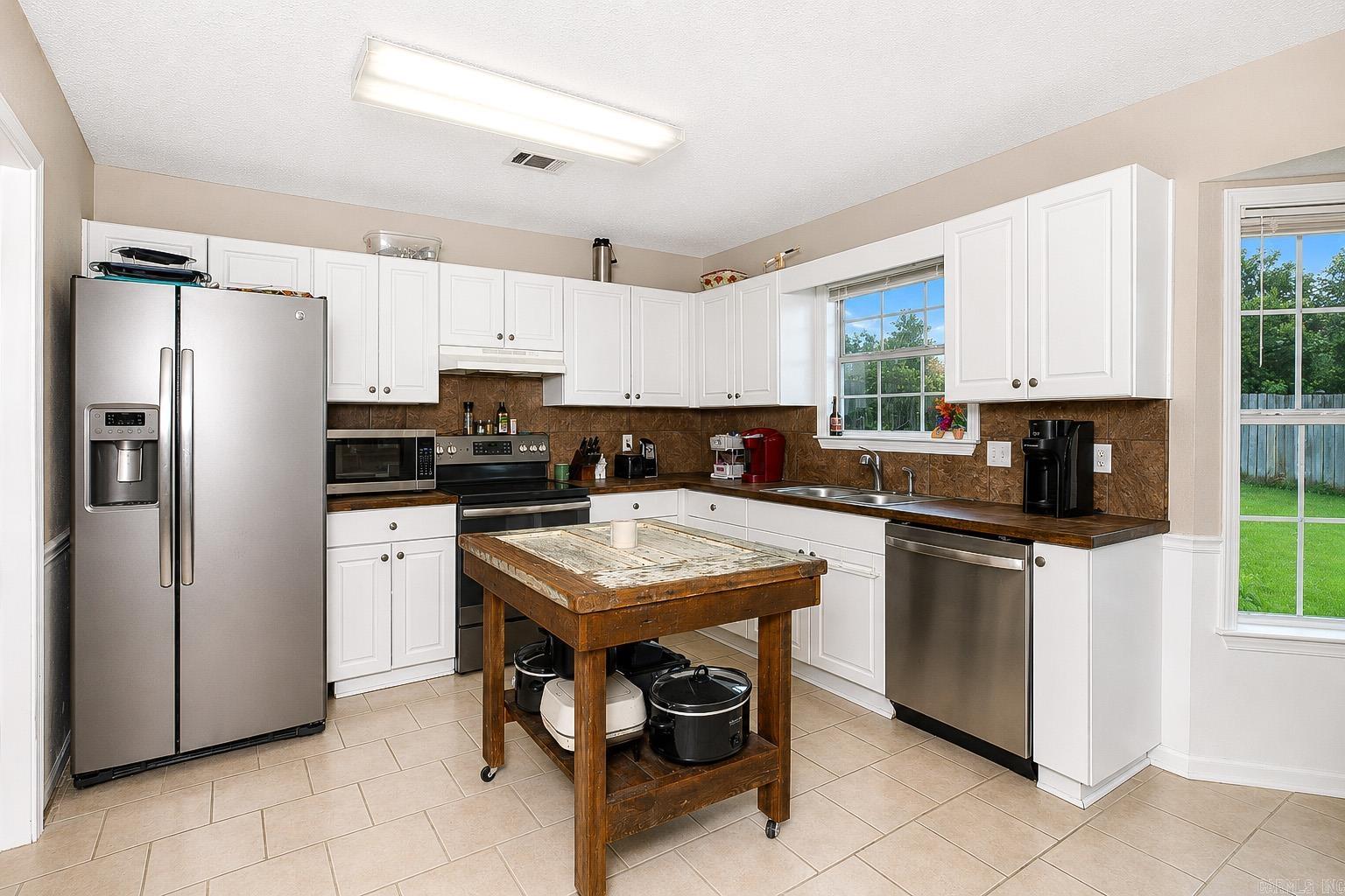 701 Honeysuckle Hills  Redfield, AR