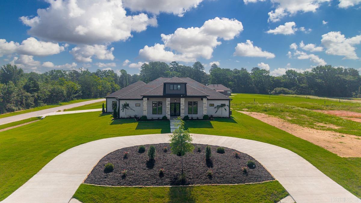 100 Liberty Oaks Trail Alexander, AR 72002