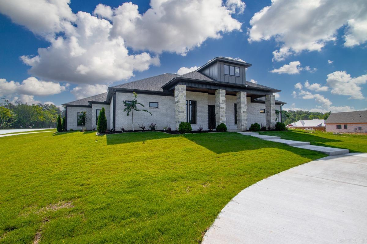 100 Liberty Oaks Trail Alexander, AR 72002
