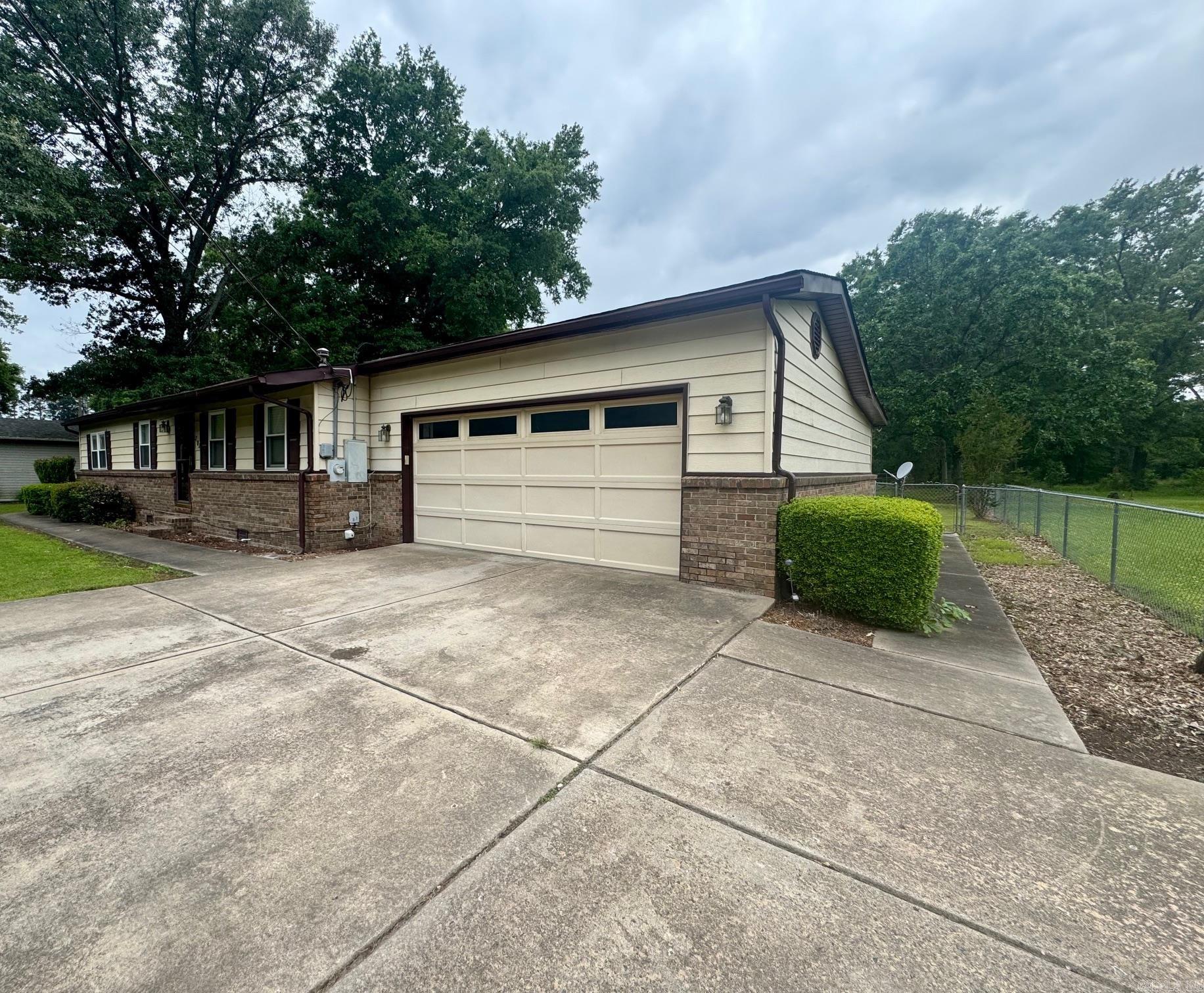 202 Skunk Hollow  Conway, AR