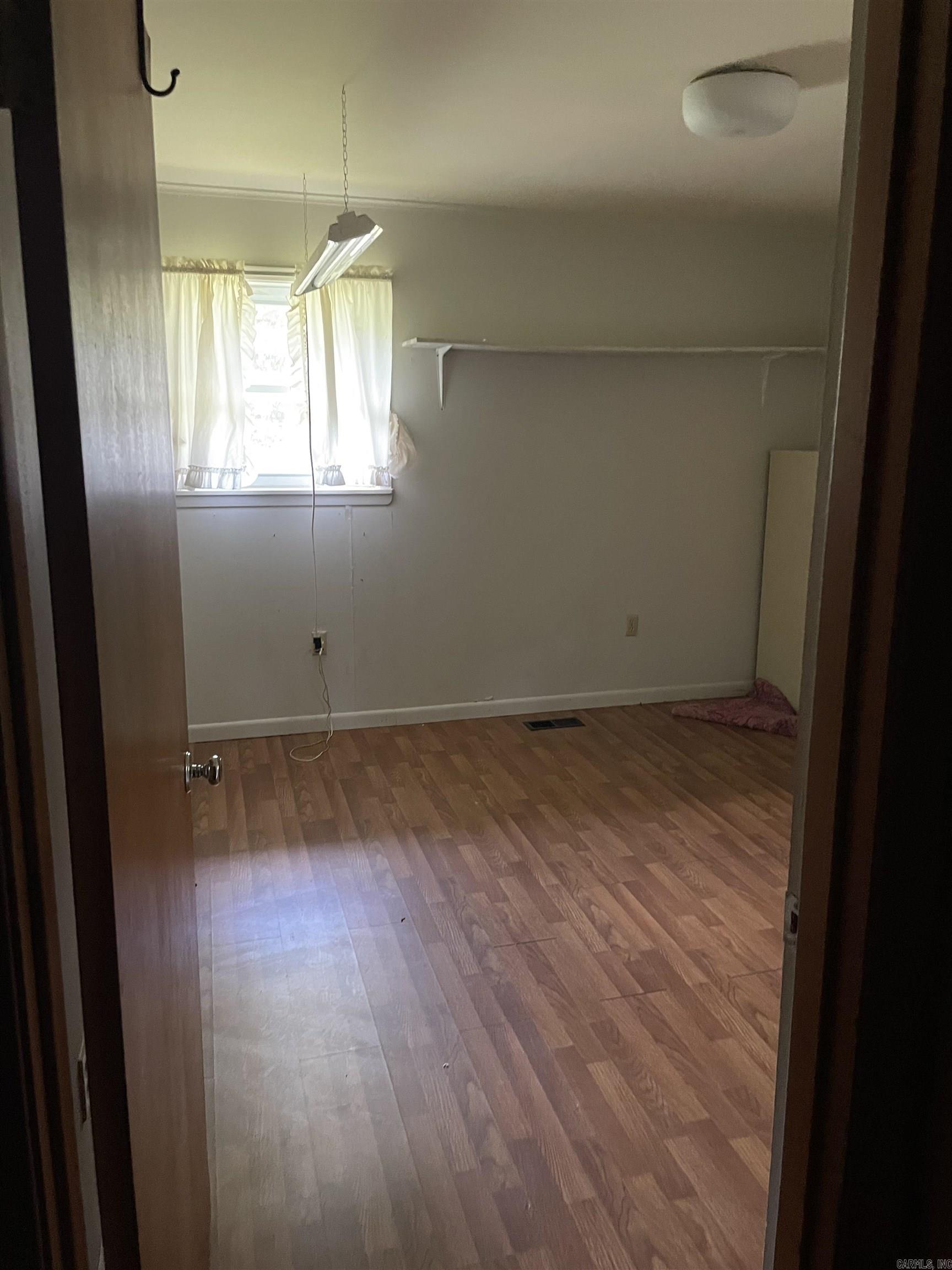 255 W Prairie St.  De Valls Bluff, AR