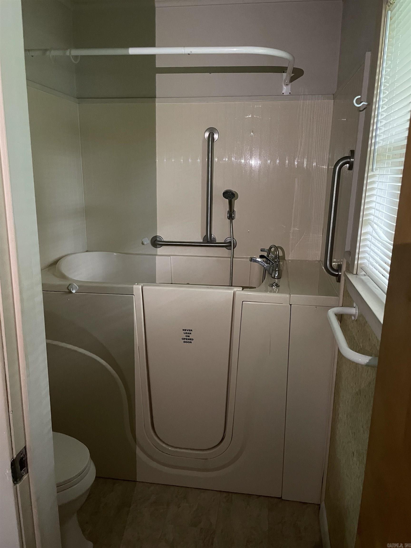 255 W Prairie St.  De Valls Bluff, AR