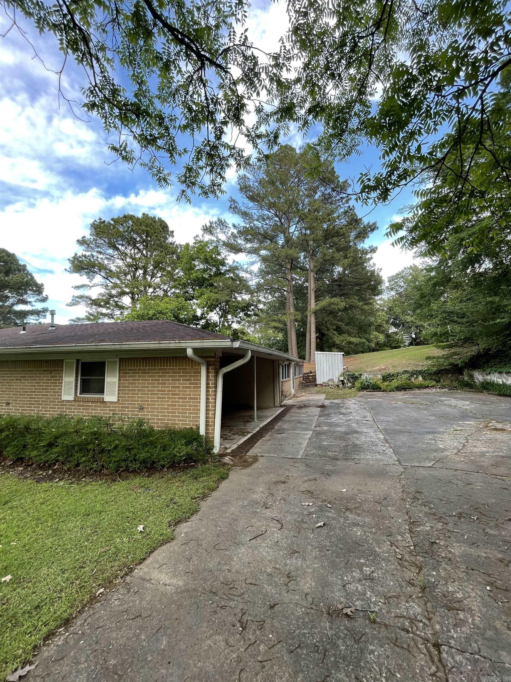 255 W Prairie St.  De Valls Bluff, AR