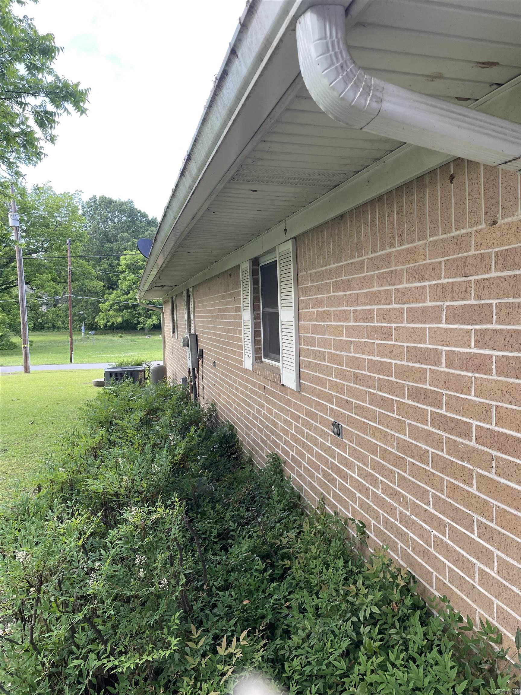 255 W Prairie St.  De Valls Bluff, AR