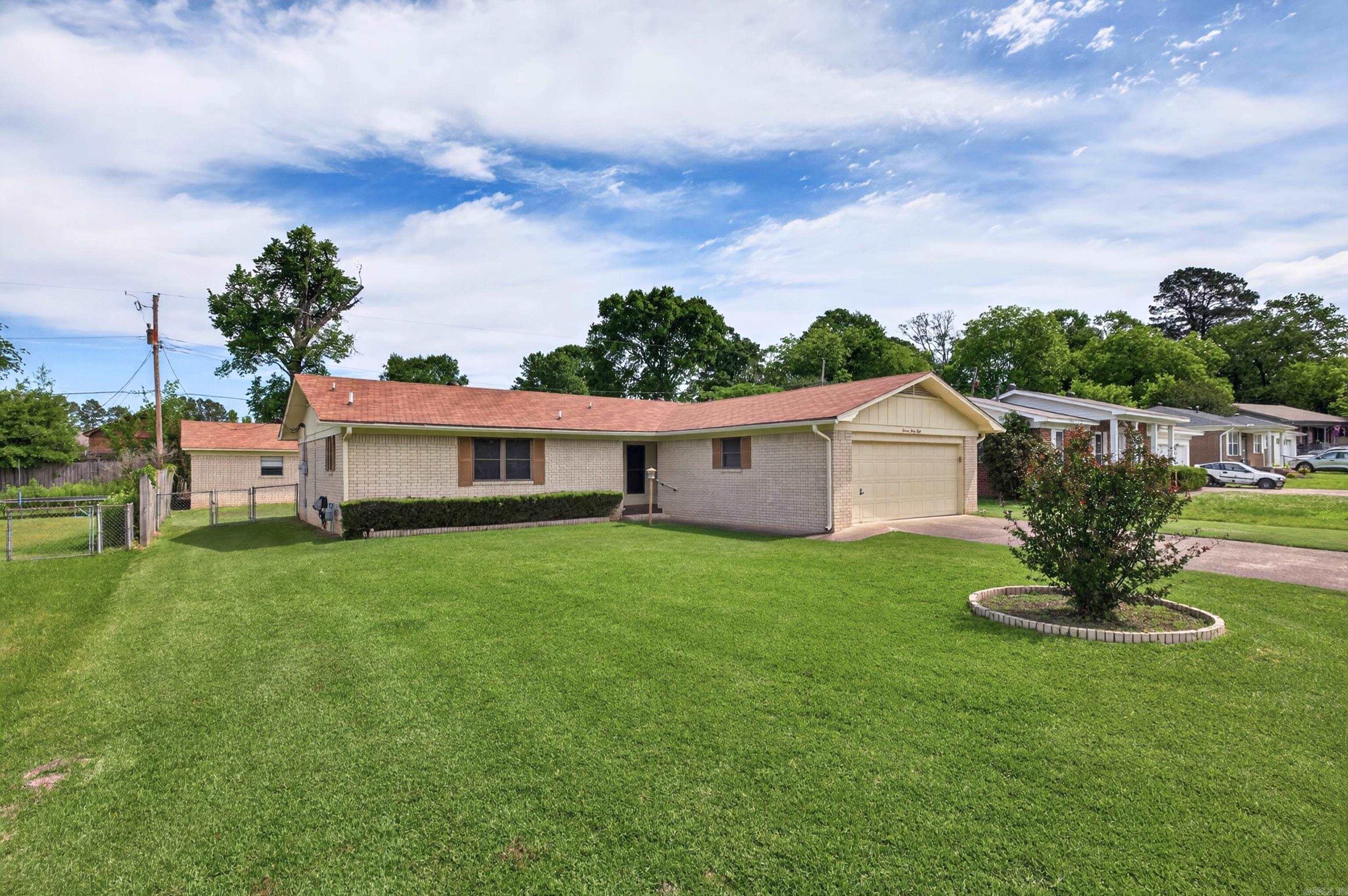 1338 Glenmere Cir  Malvern, AR