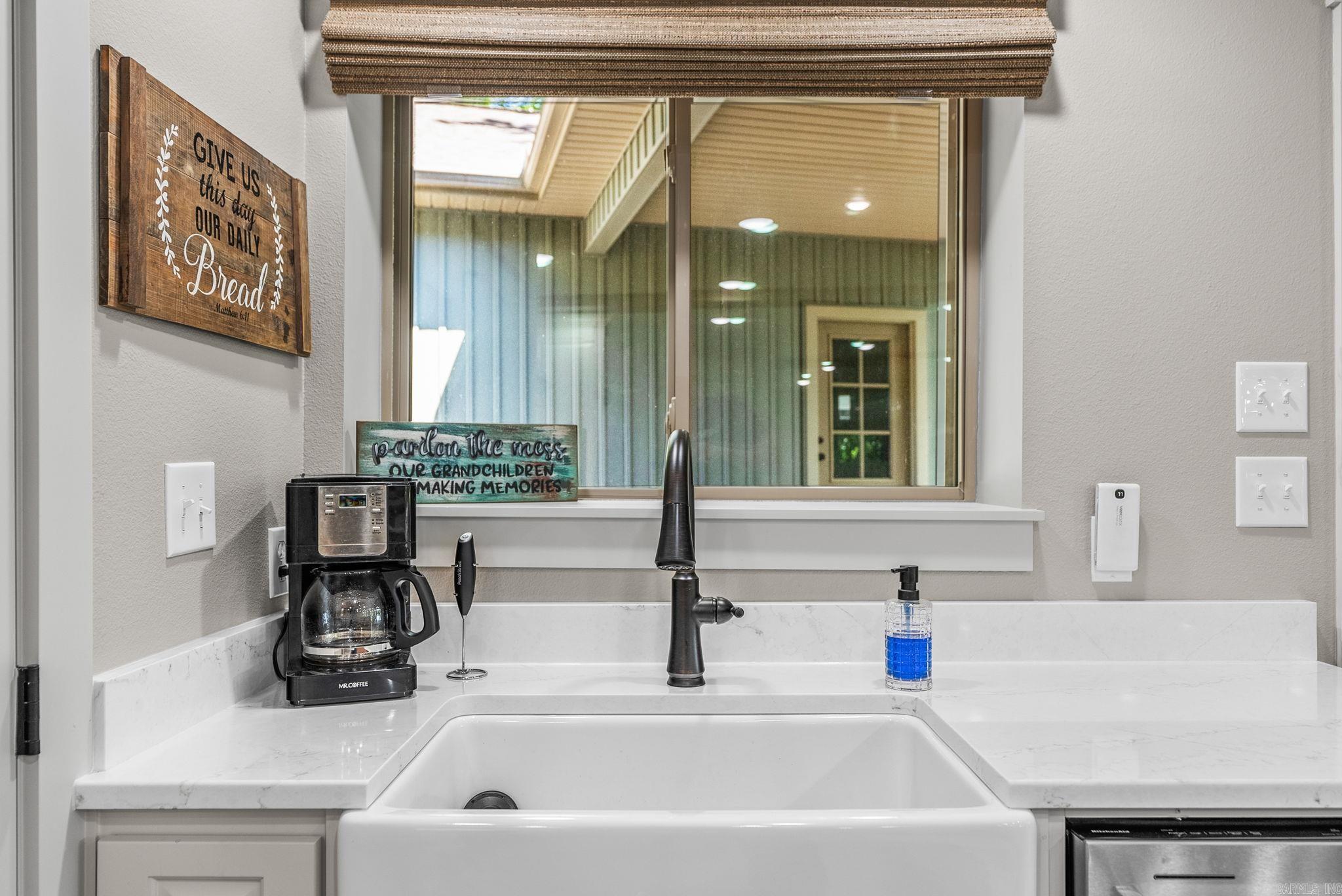 116 Eagle Shores Circle  Fairfield Bay, AR