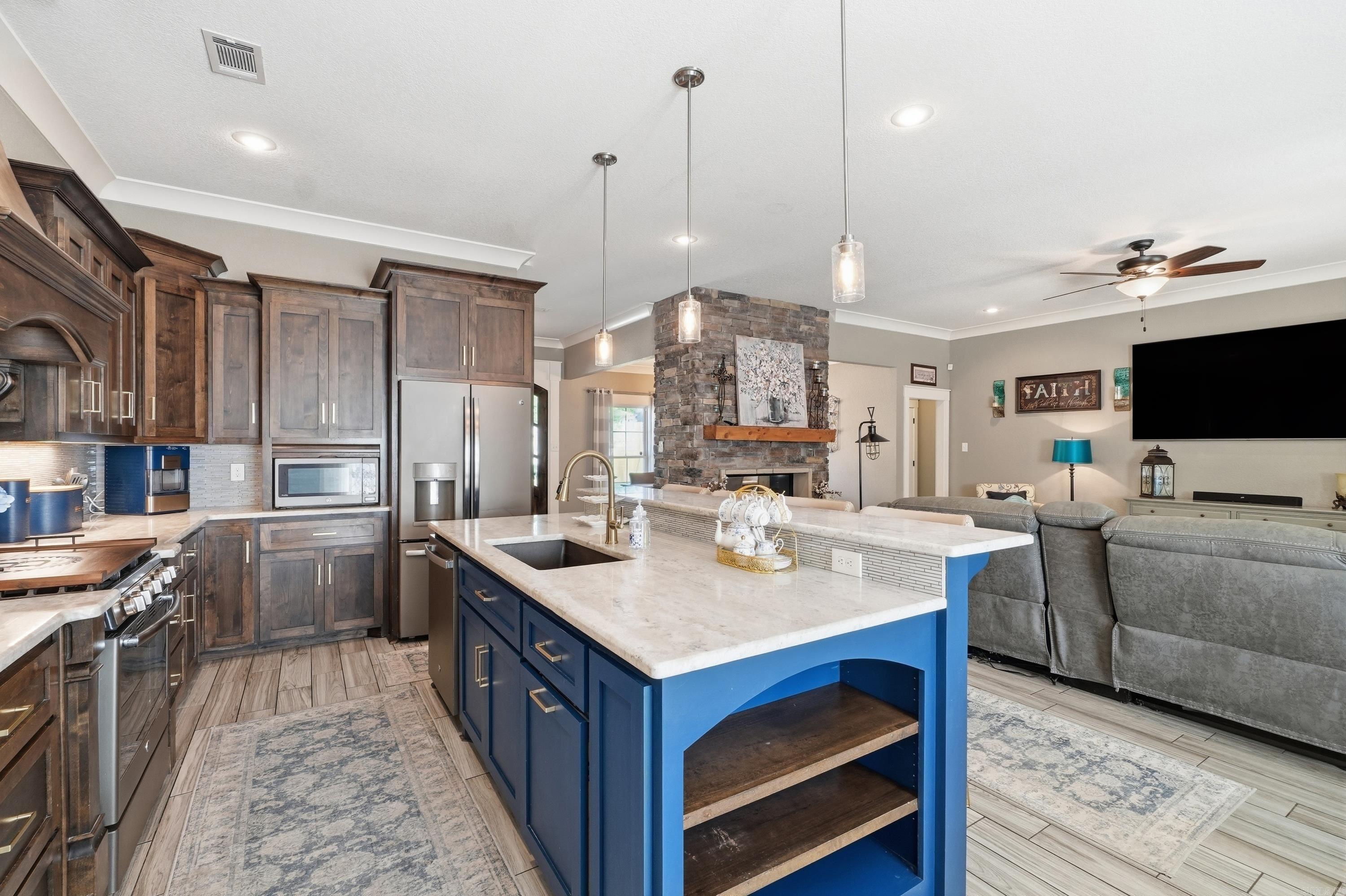 4 Evergreen  Greenbrier, AR