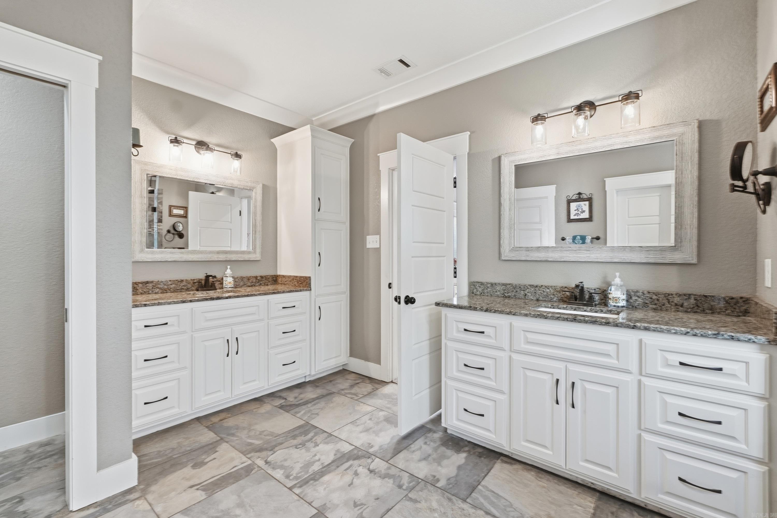 4 Evergreen  Greenbrier, AR